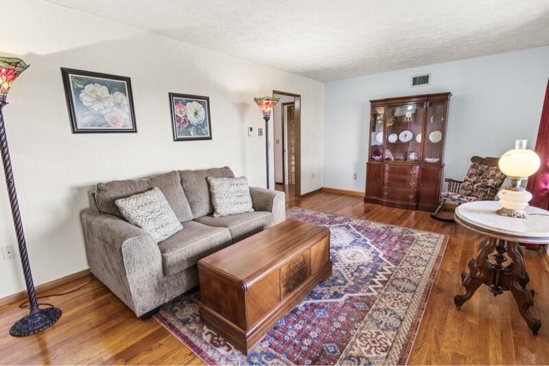 402 Secrest Crossing Property Photo 13