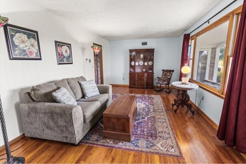 402 Secrest Crossing Property Photo 14