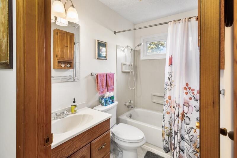 402 Secrest Crossing Property Photo 22
