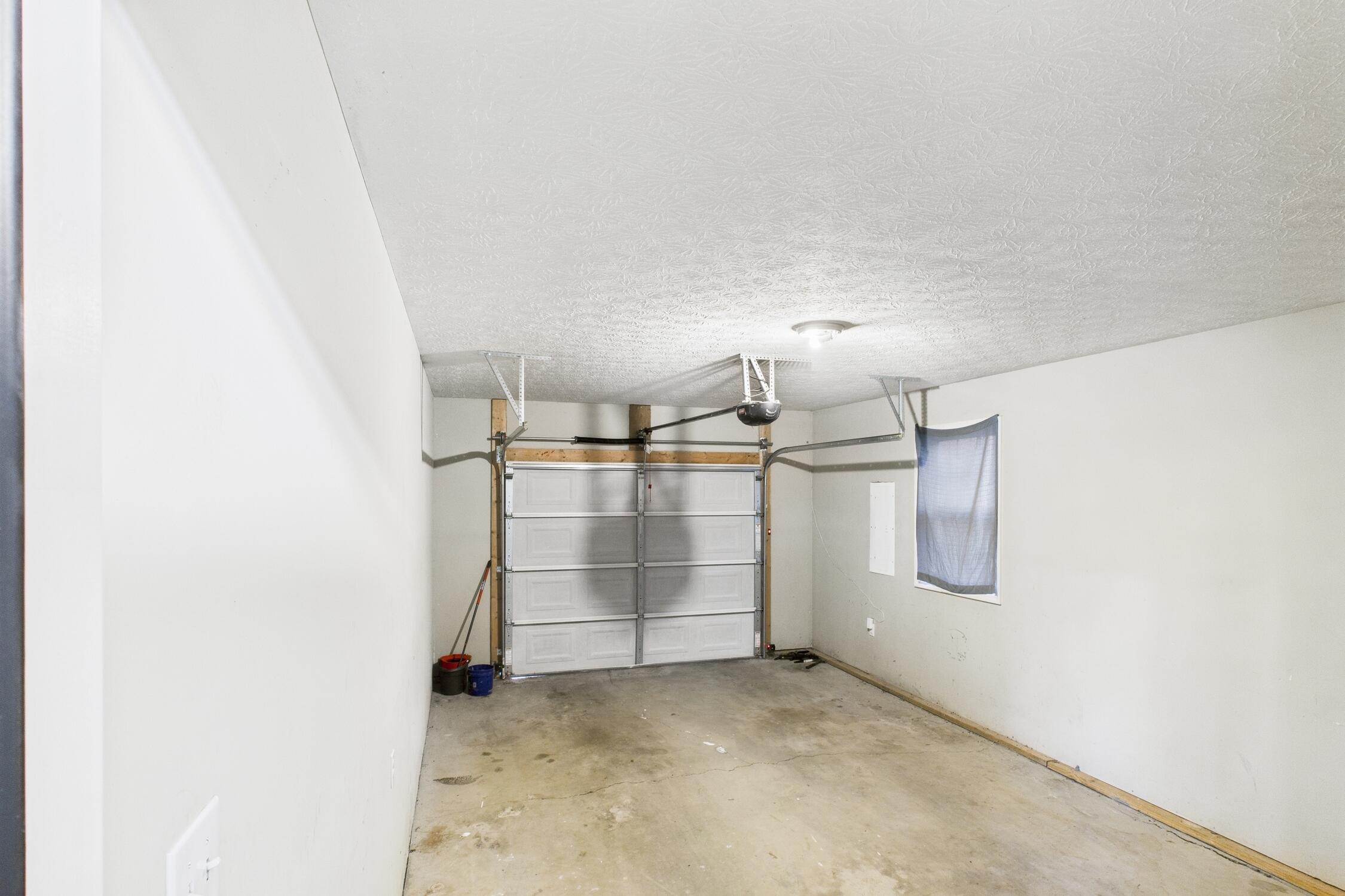 15 April Lane Property Photo 15