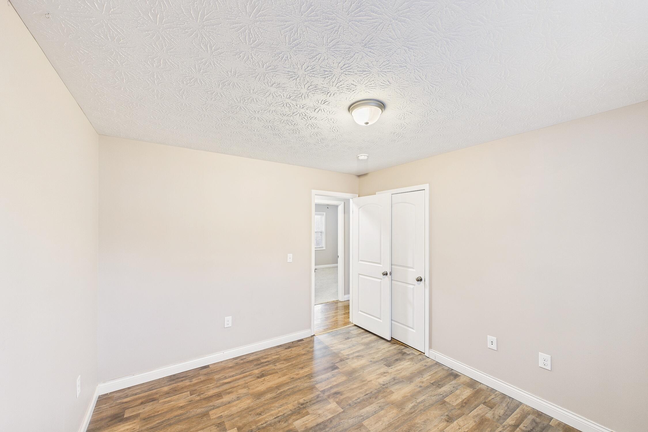 15 April Lane Property Photo 28