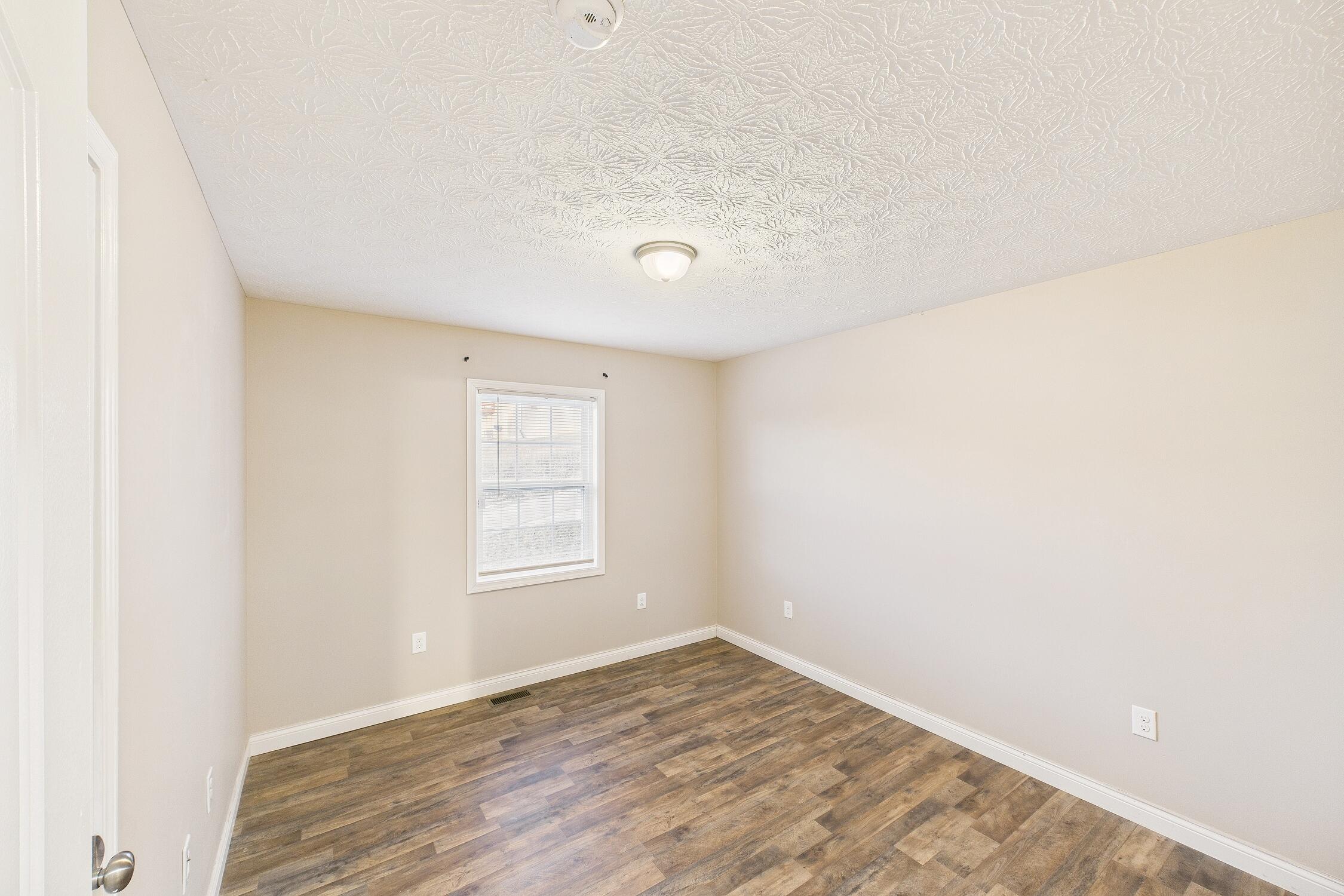 15 April Lane Property Photo 29