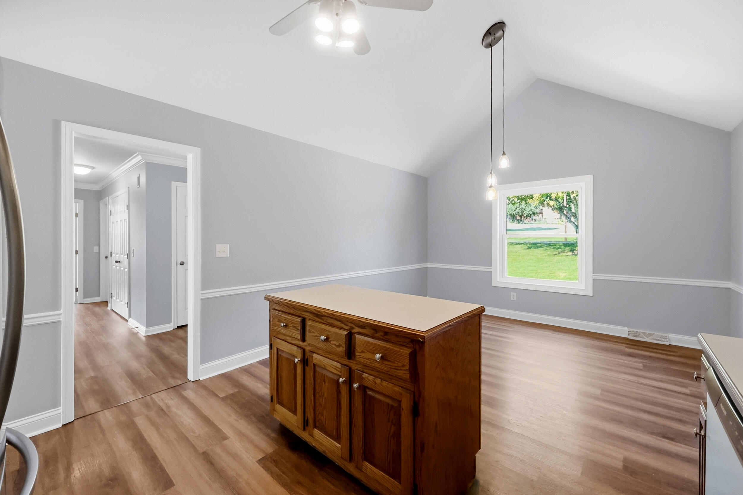 112 Silvercreek Drive Property Photo 16