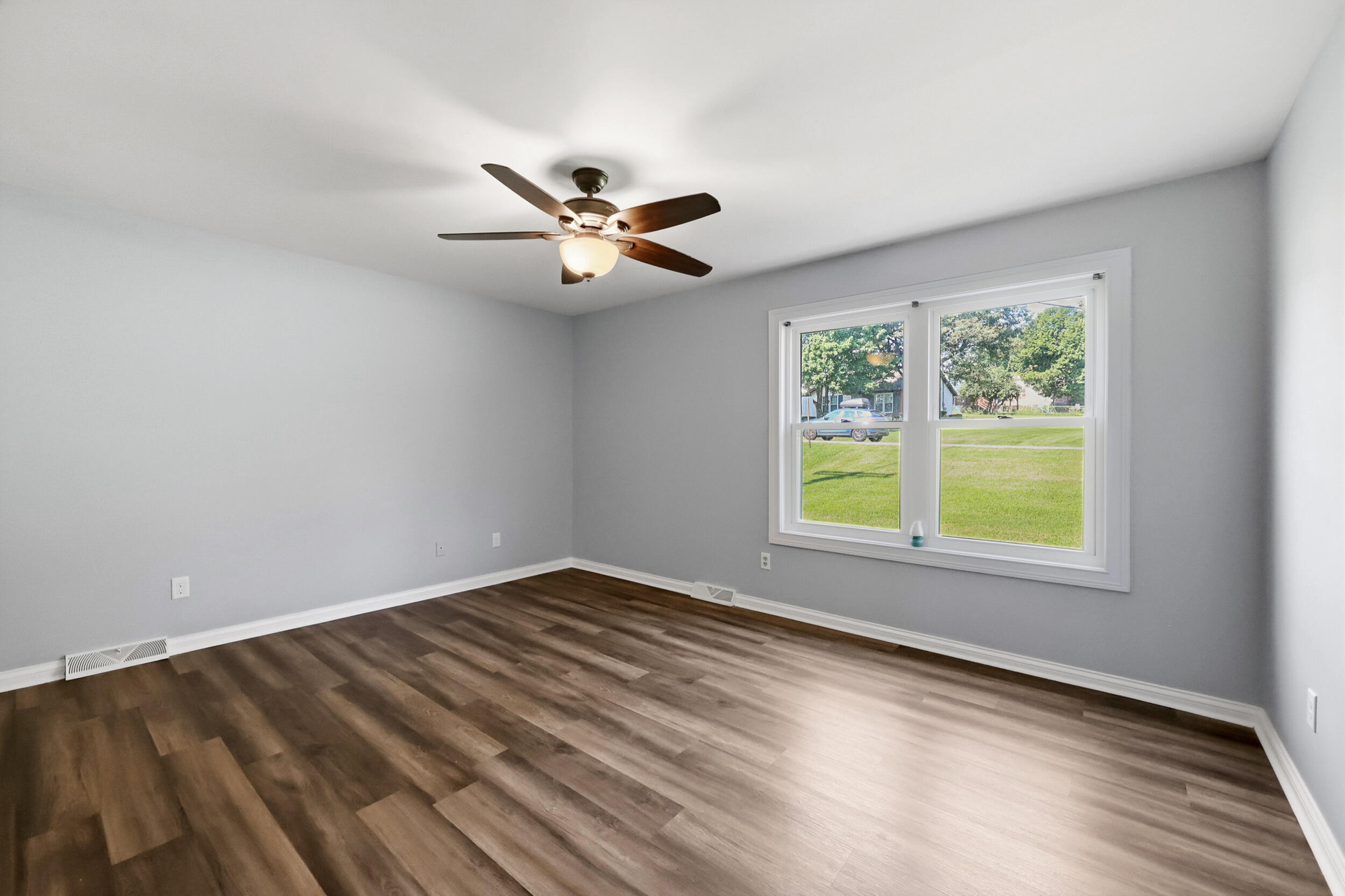 112 Silvercreek Drive Property Photo 20