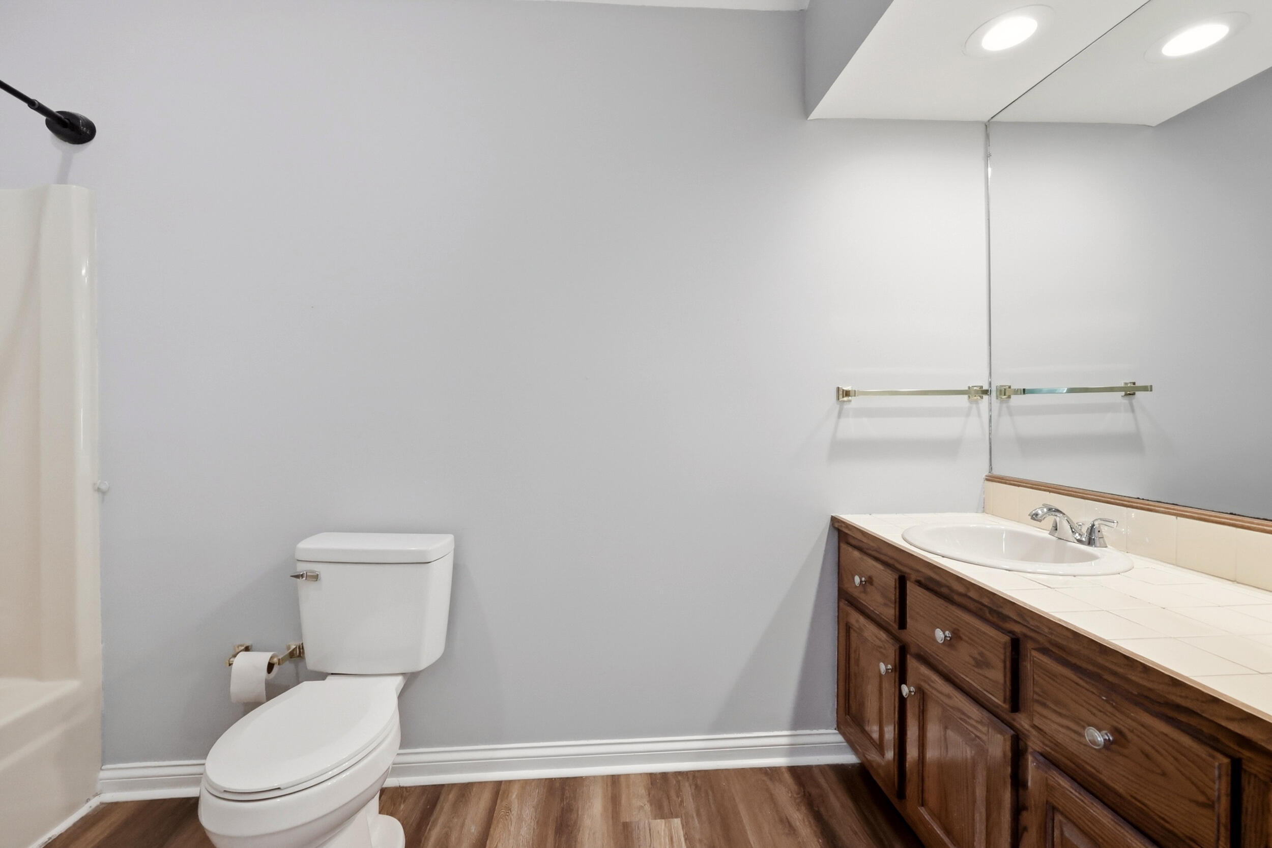 112 Silvercreek Drive Property Photo 23