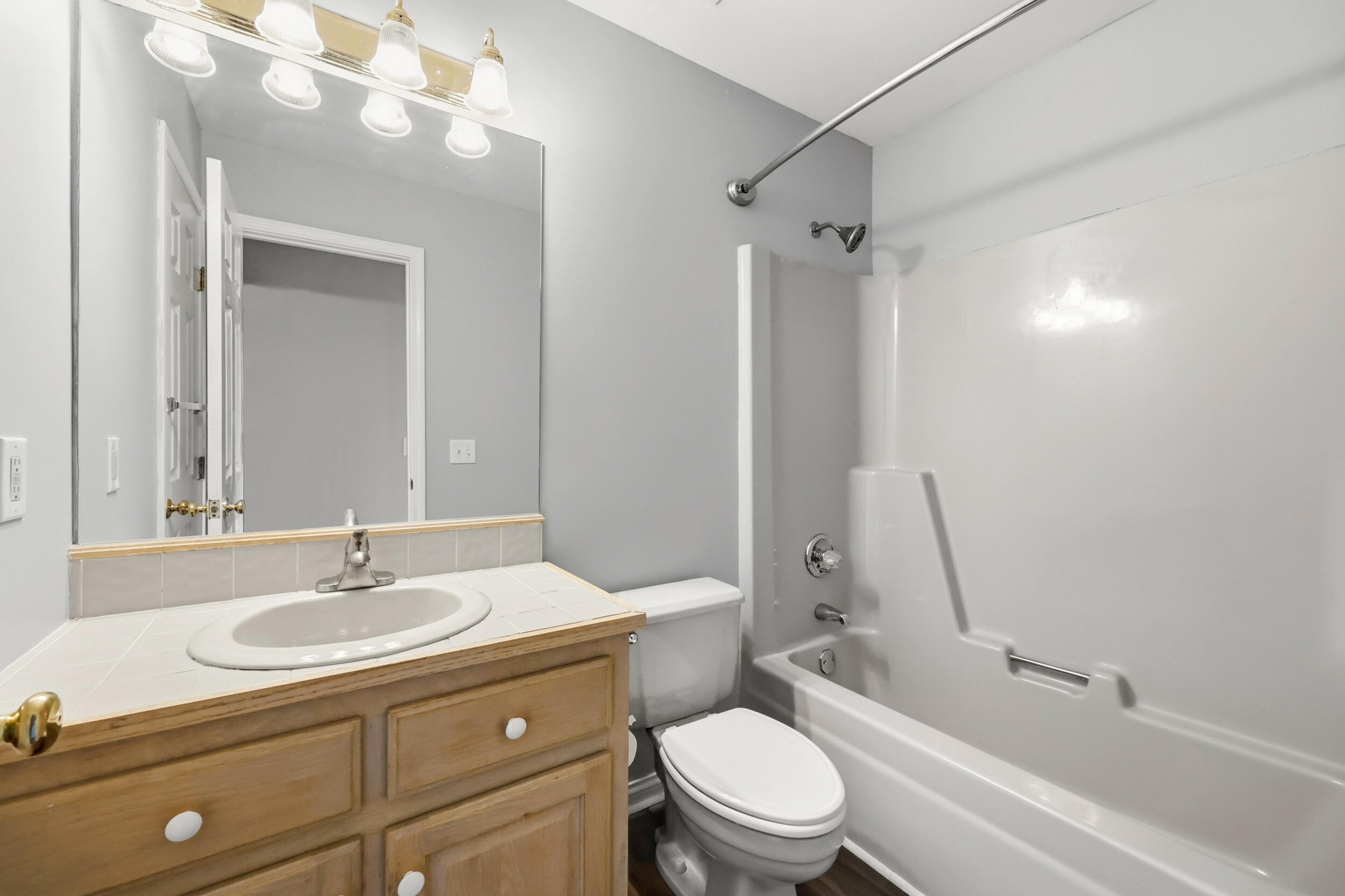 112 Silvercreek Drive Property Photo 27