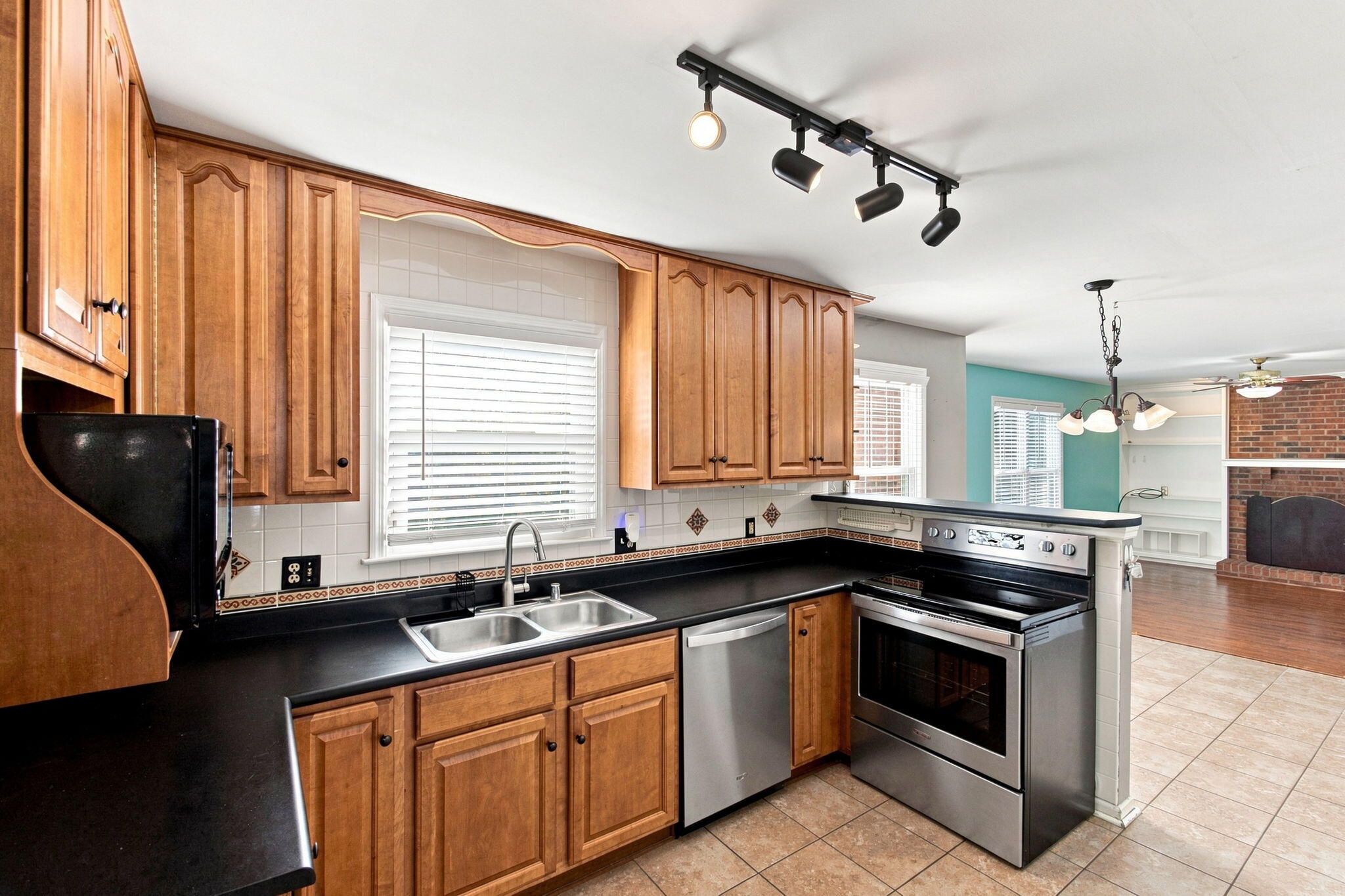3316 Fox Den Circle Property Photo 19