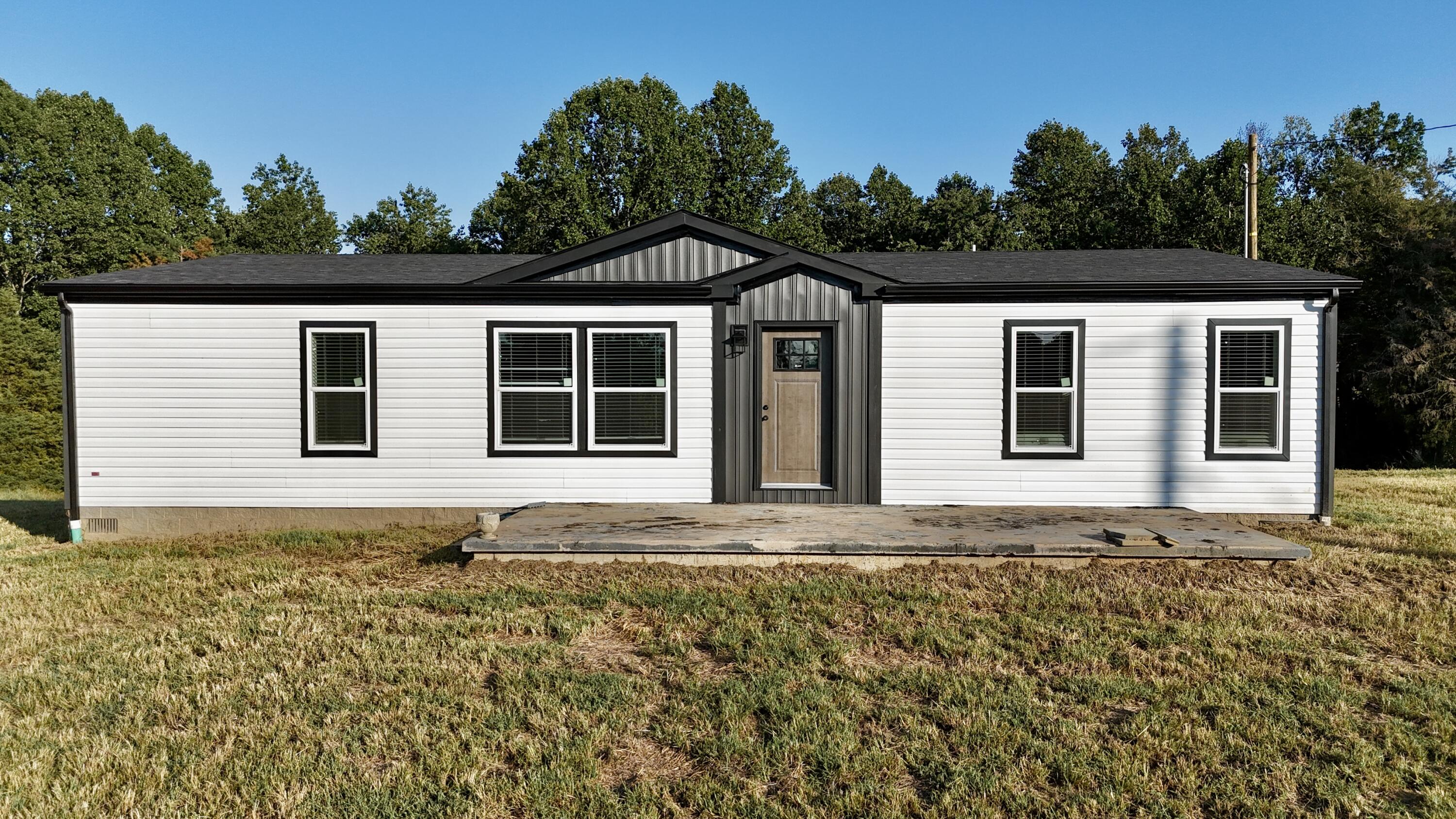 7711 Highway 1643 Property Photo 1