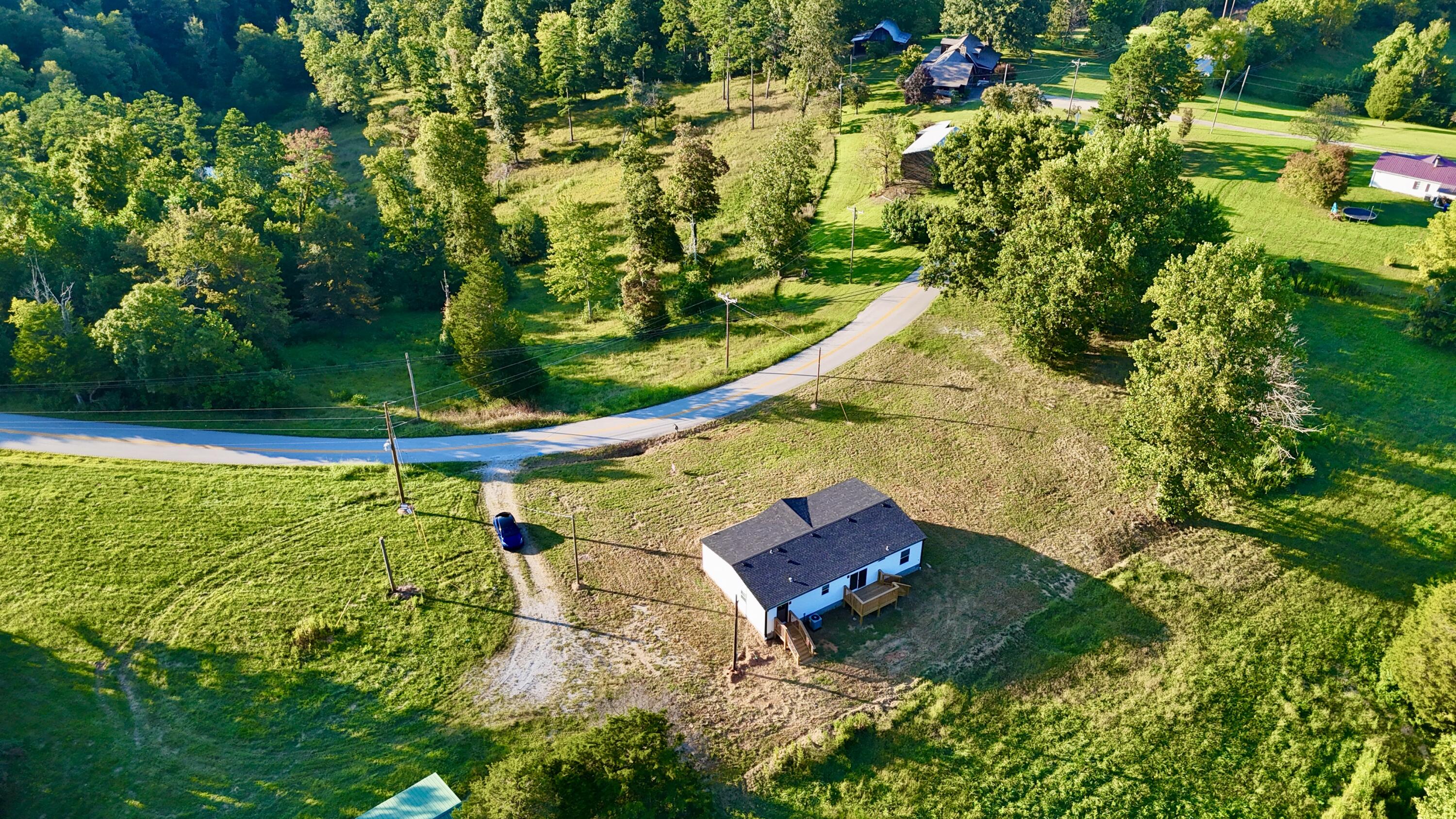 7711 Highway 1643 Property Photo 3