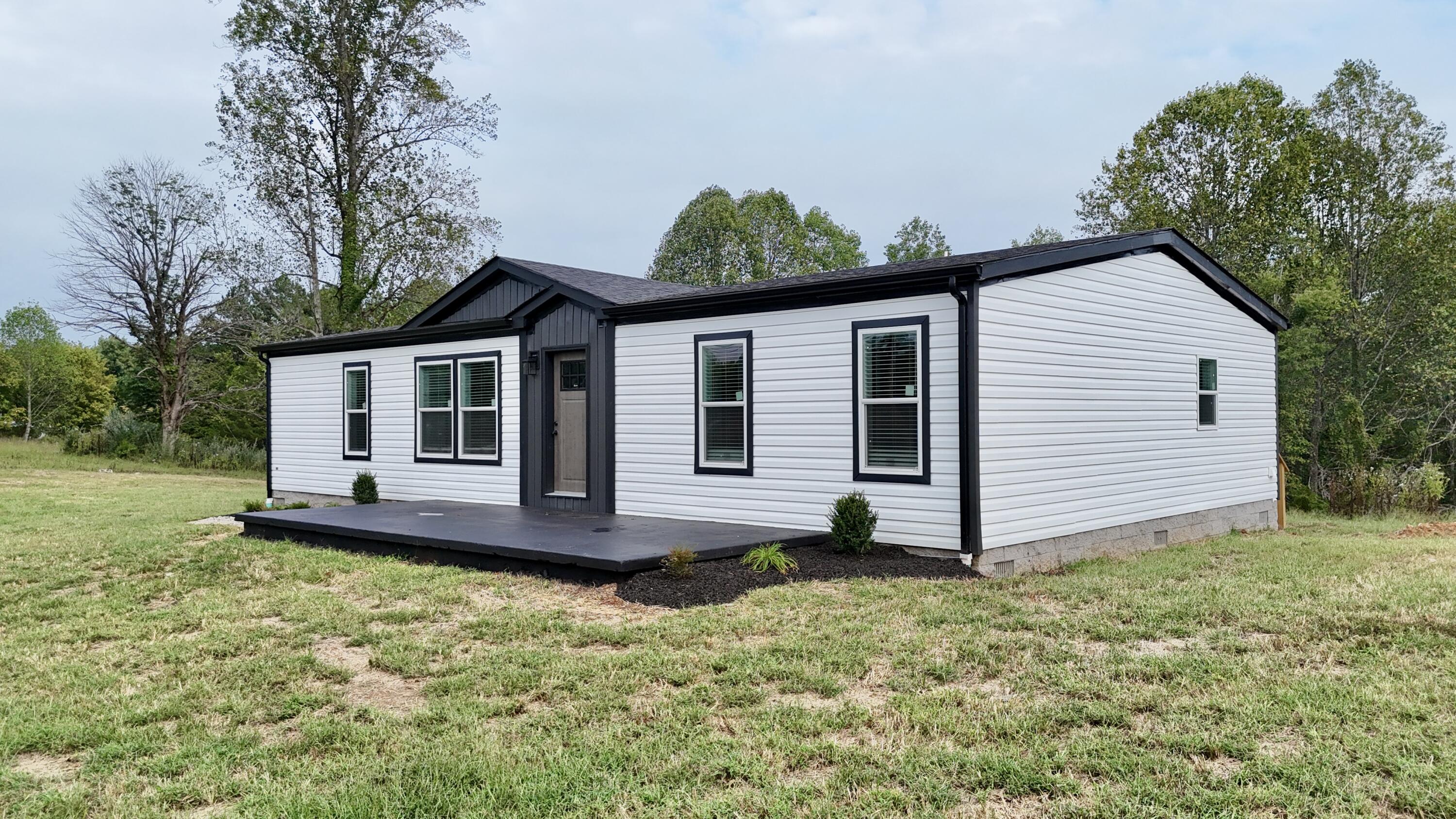 7711 Highway 1643 Property Photo 4