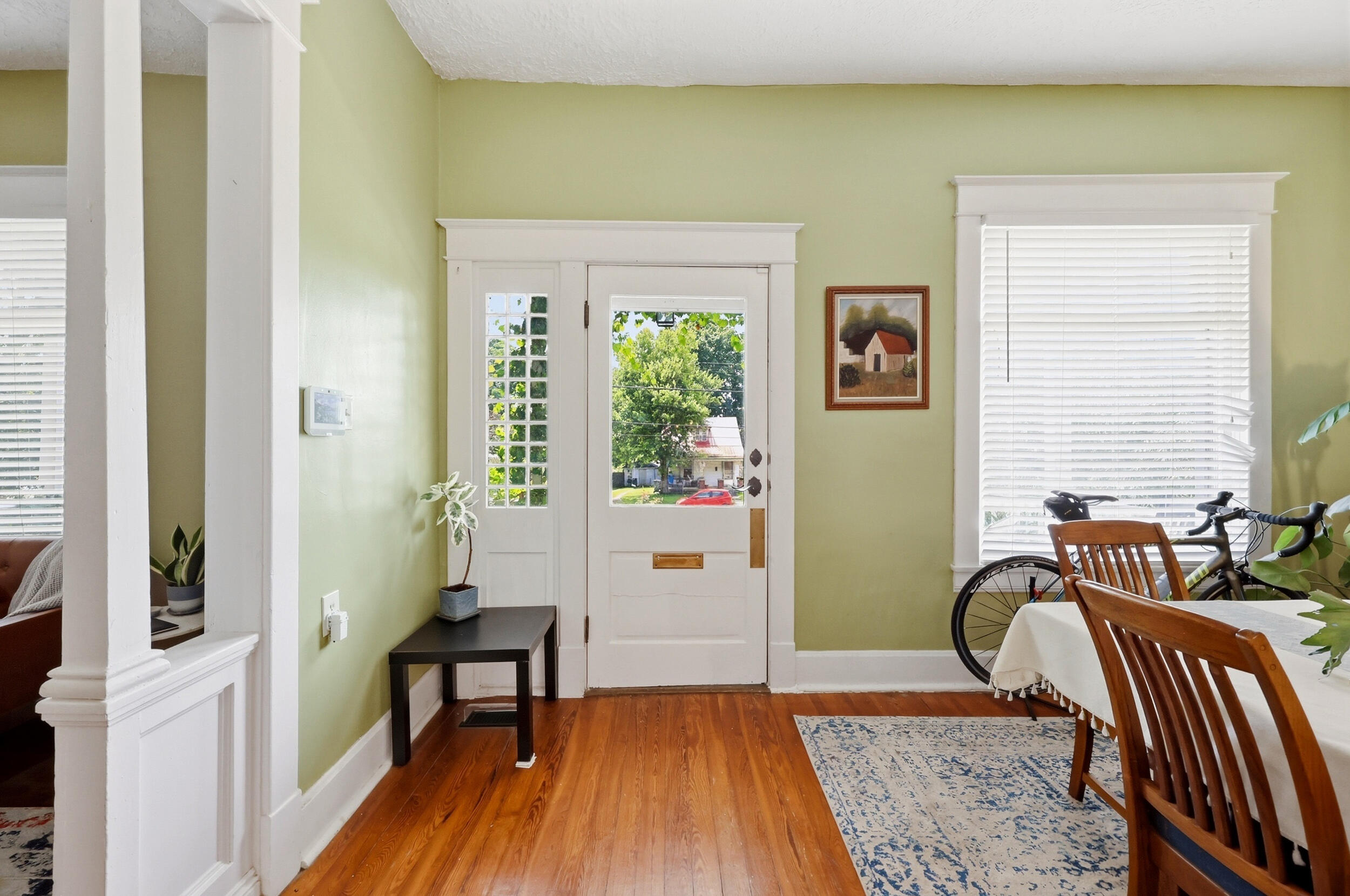 223 E Loudon Avenue Property Photo 2