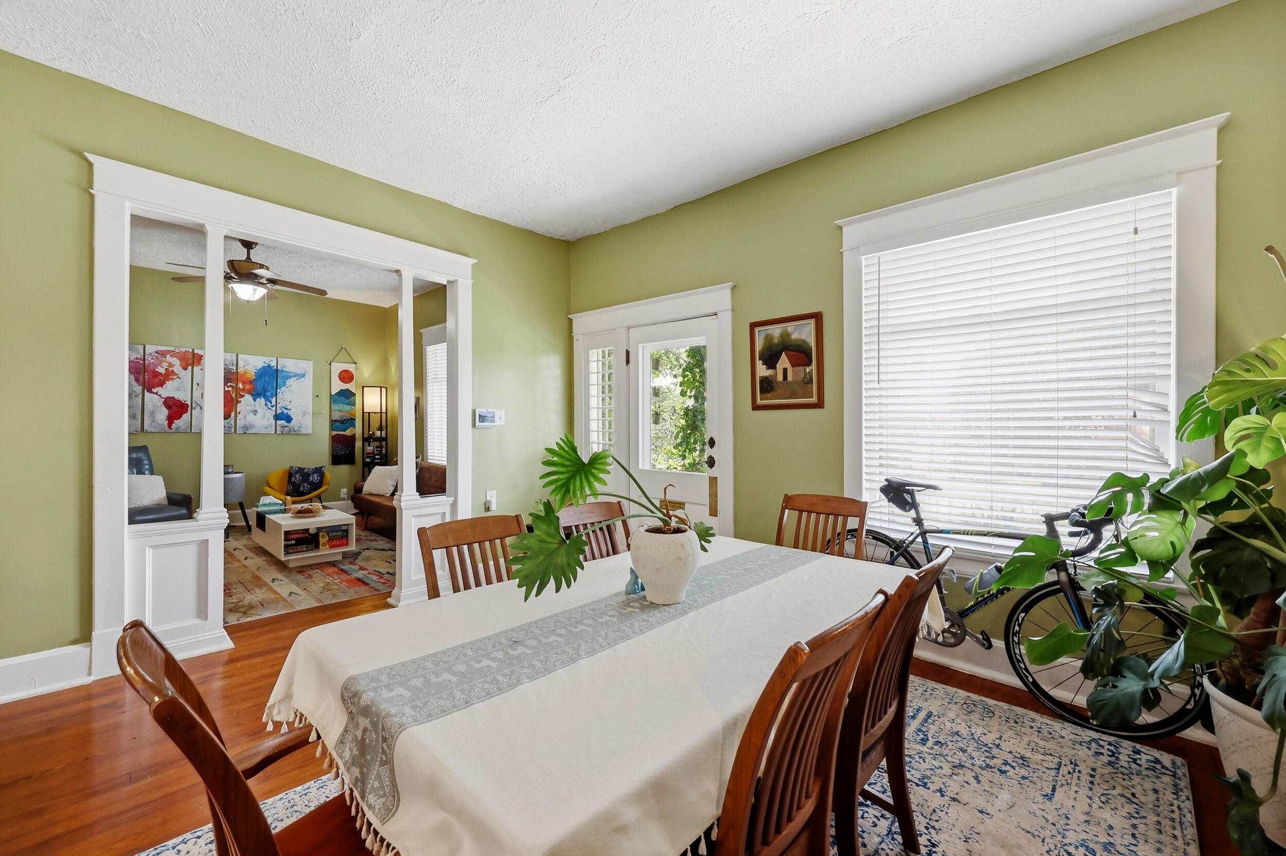 223 E Loudon Avenue Property Photo 3