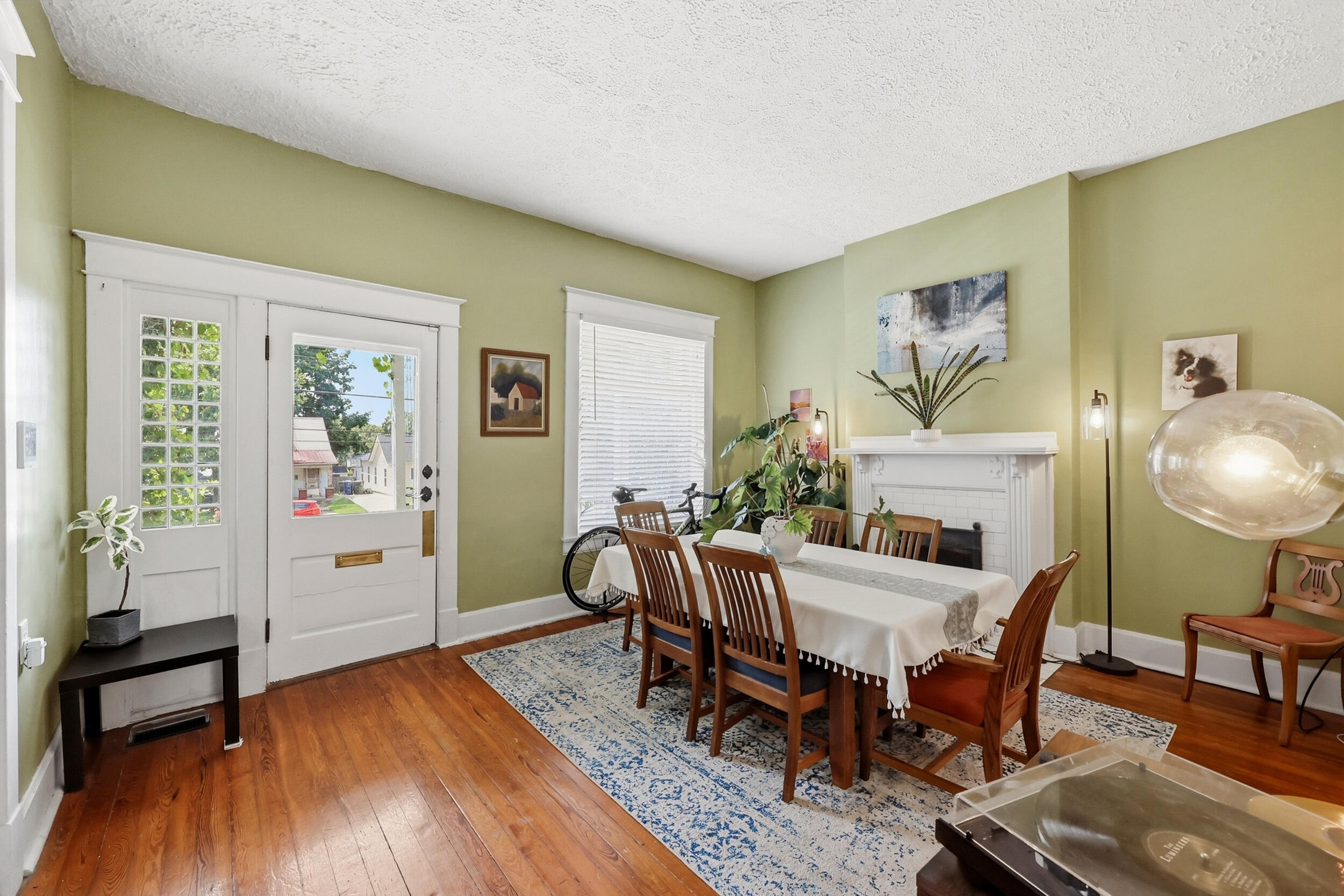223 E Loudon Avenue Property Photo 9