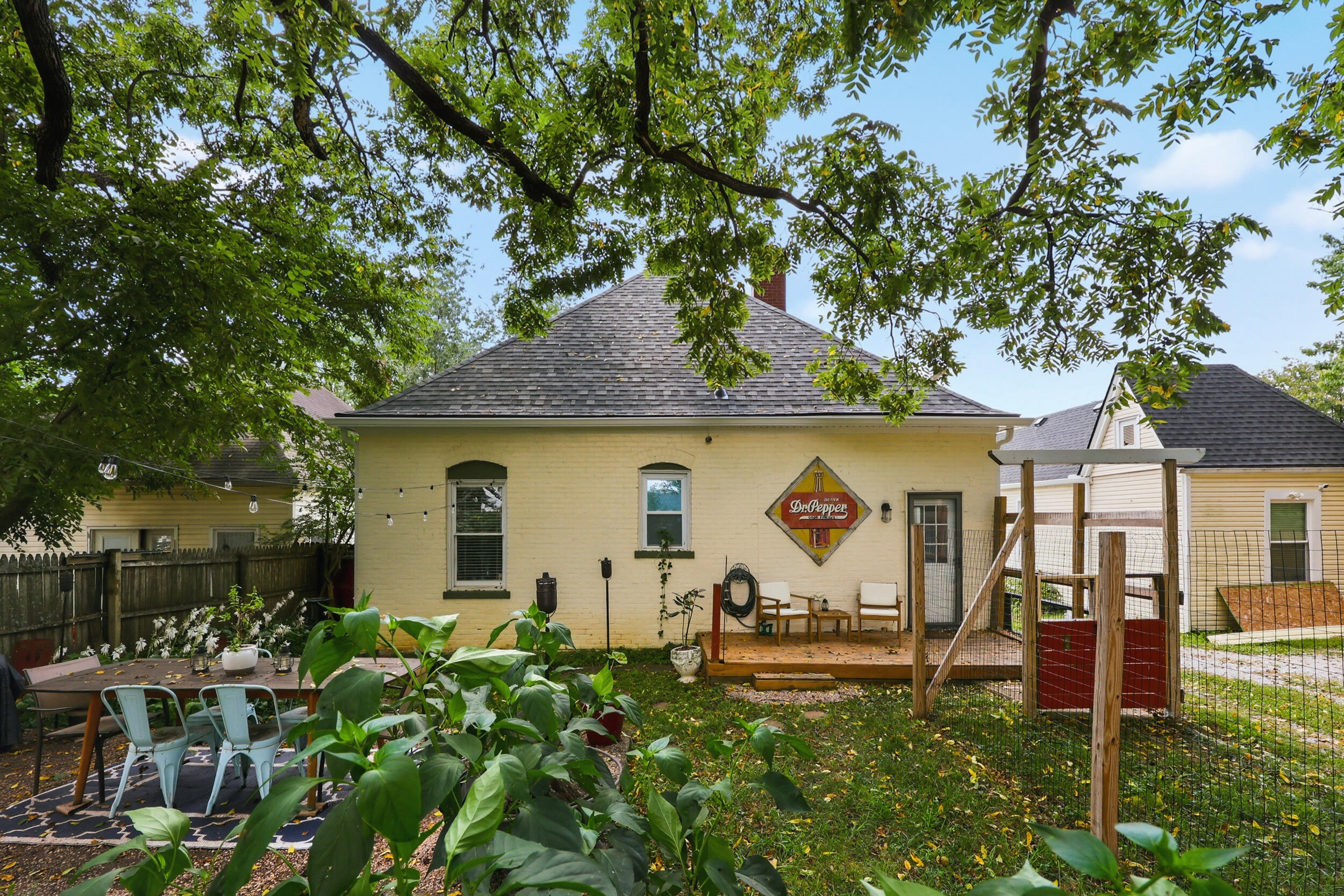 223 E Loudon Avenue Property Photo 41