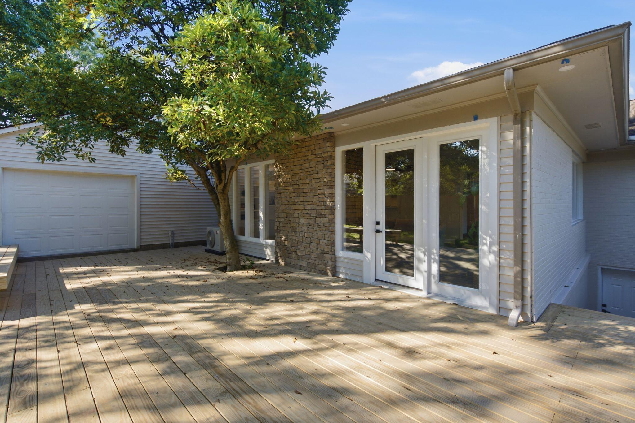 309 Thistleton Circle Property Photo 44