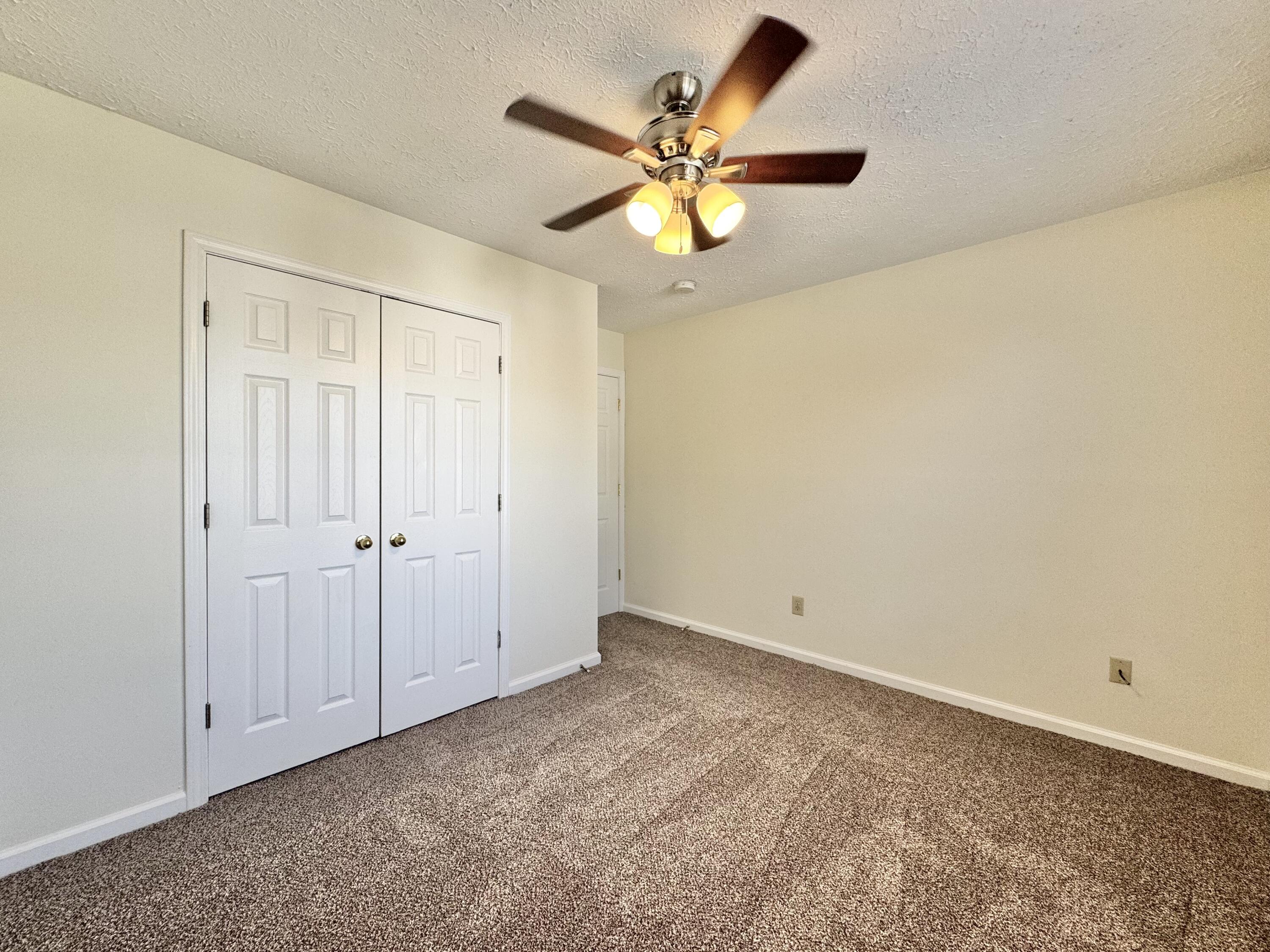 1100 Horsemans Lane 39 Property Photo 14