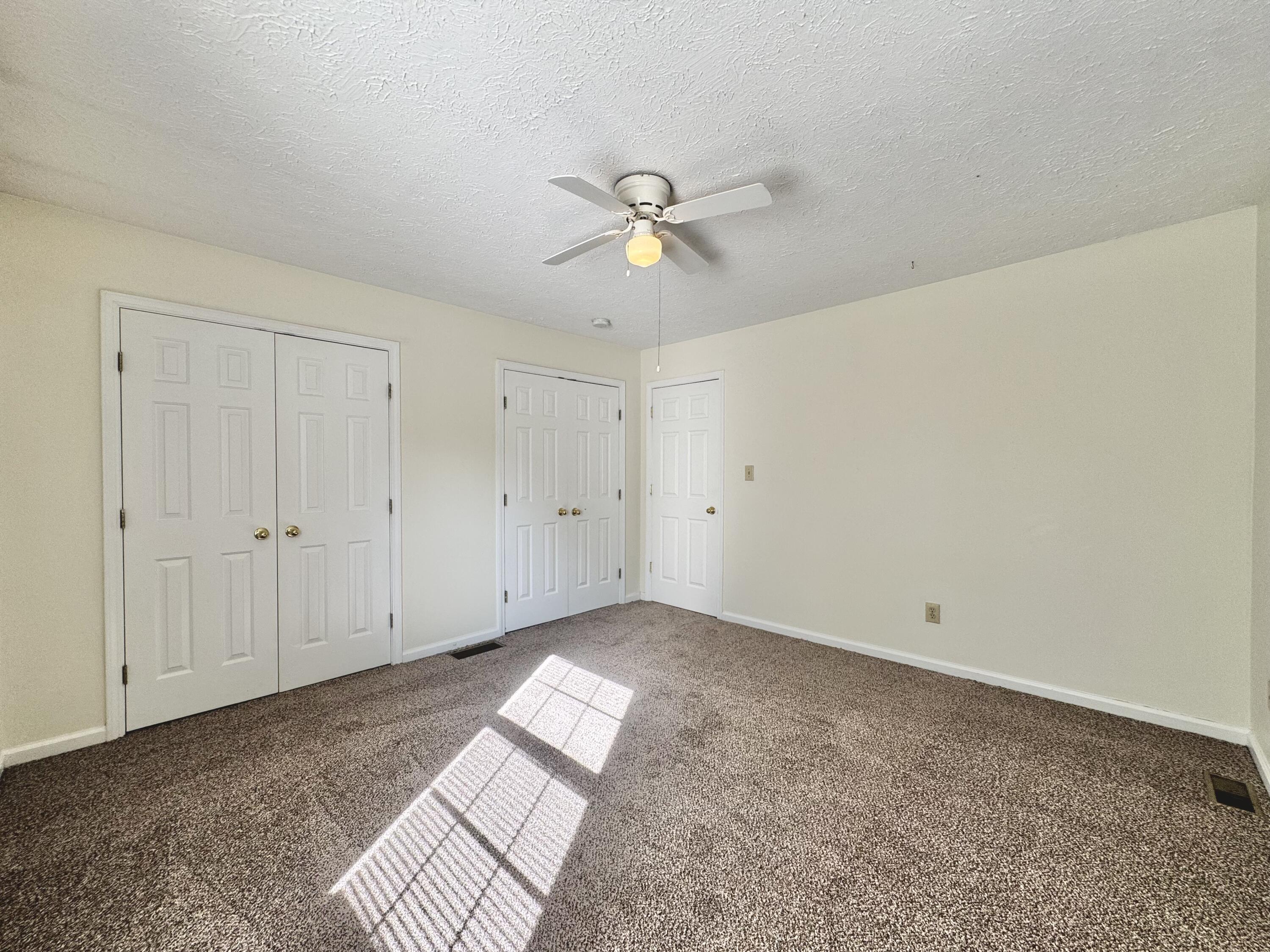 1100 Horsemans Lane 39 Property Photo 18