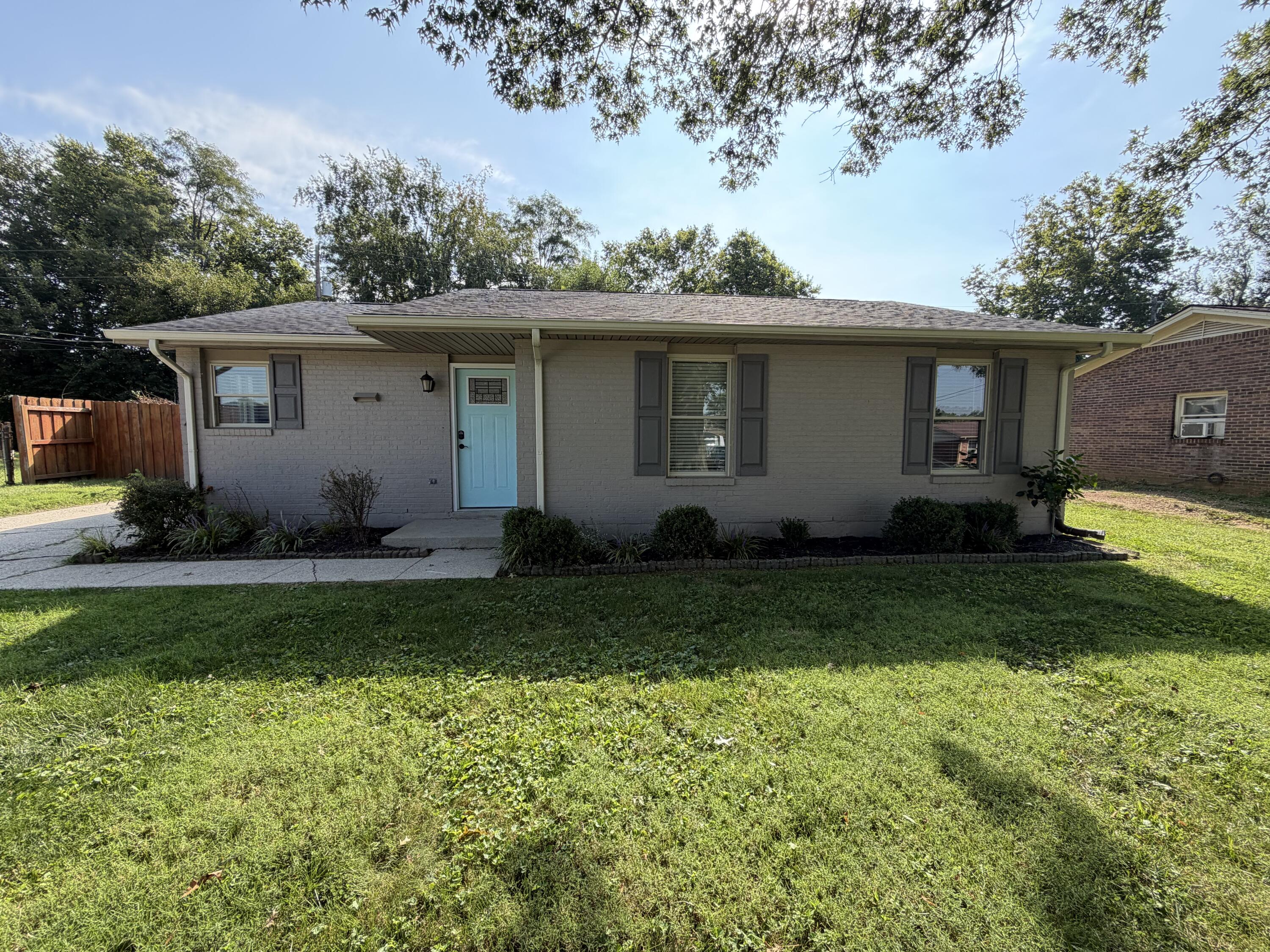215 Robyn Drive Property Photo 1
