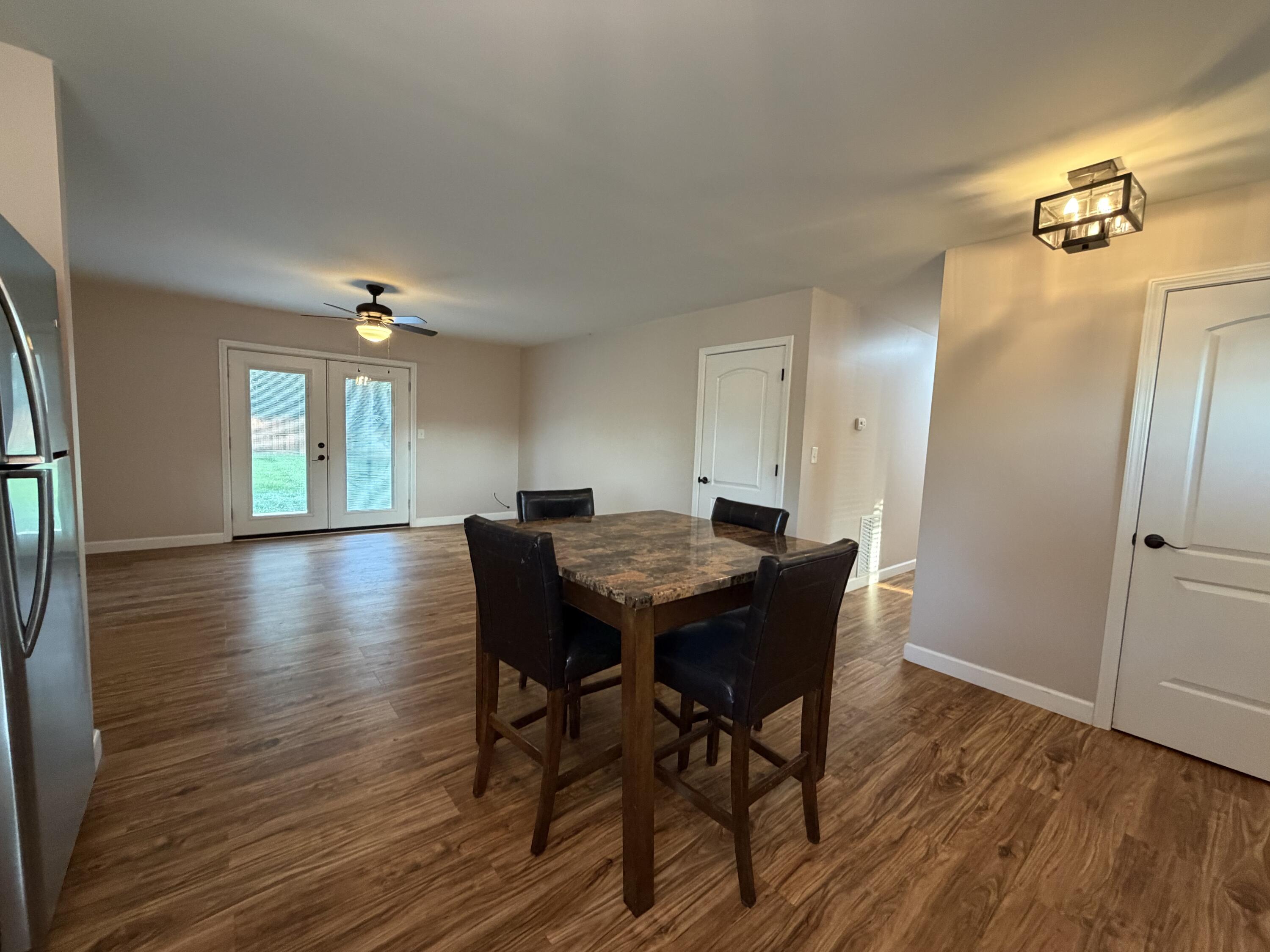 215 Robyn Drive Property Photo 8