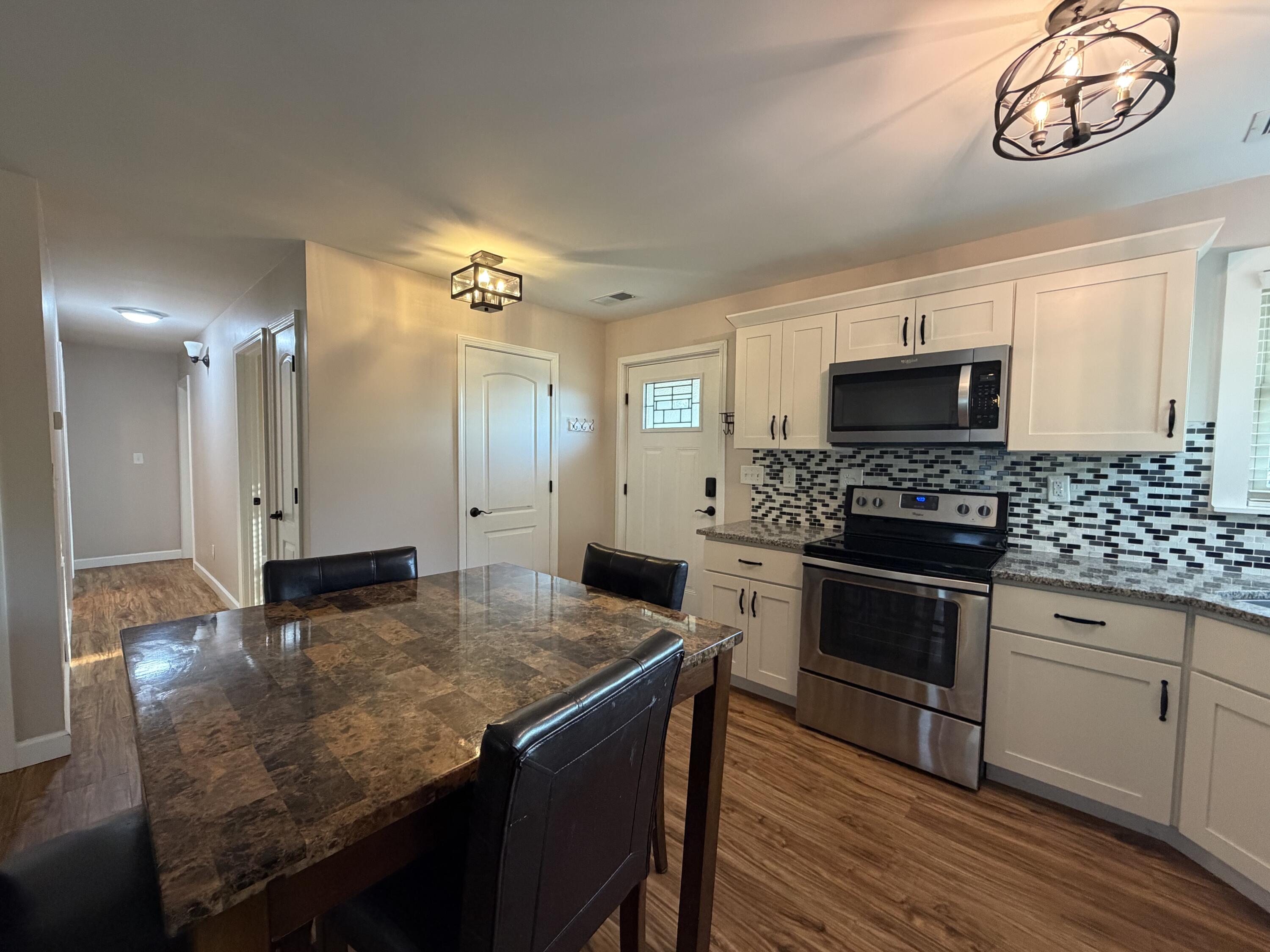 215 Robyn Drive Property Photo 11