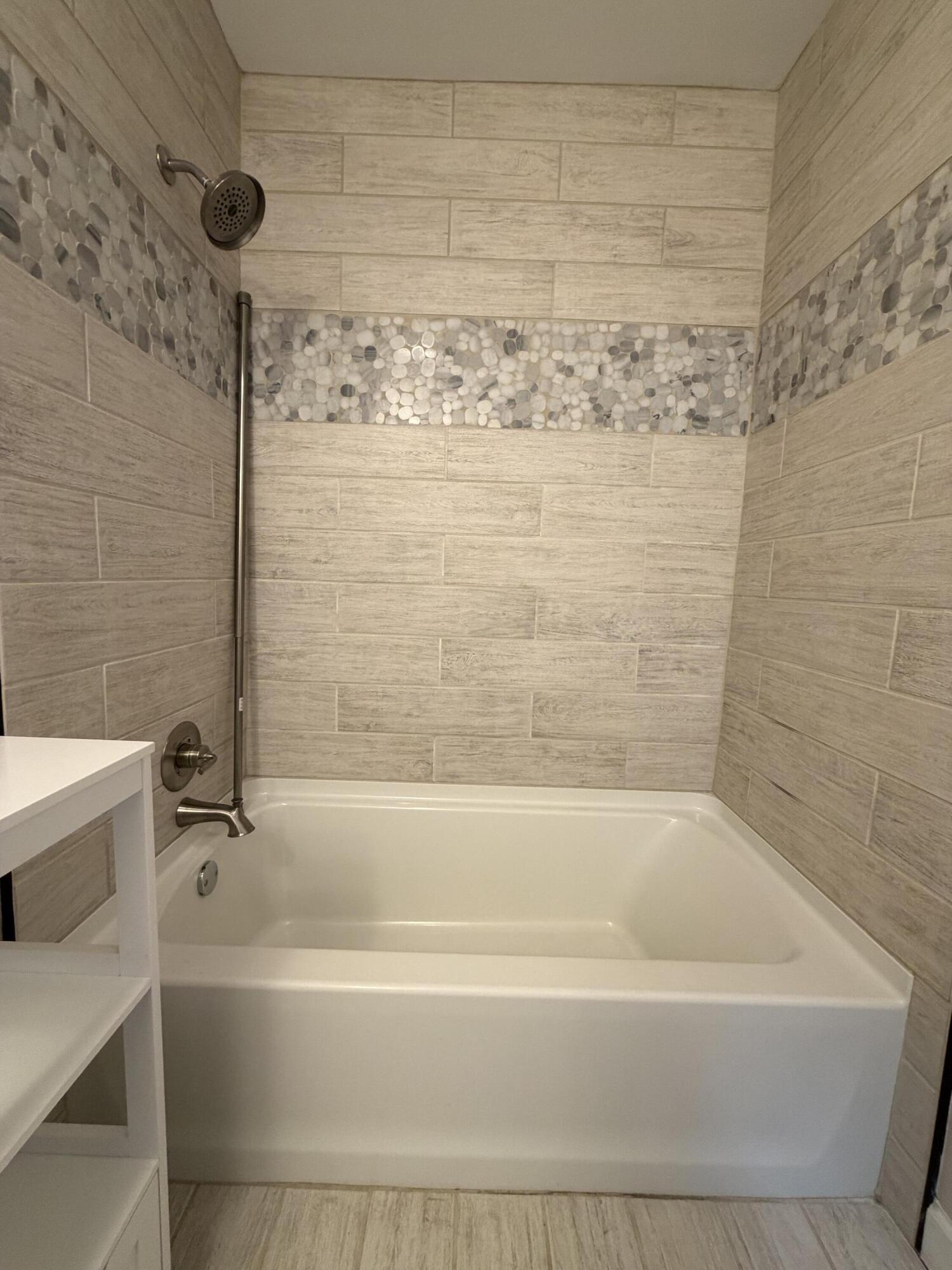 215 Robyn Drive Property Photo 28