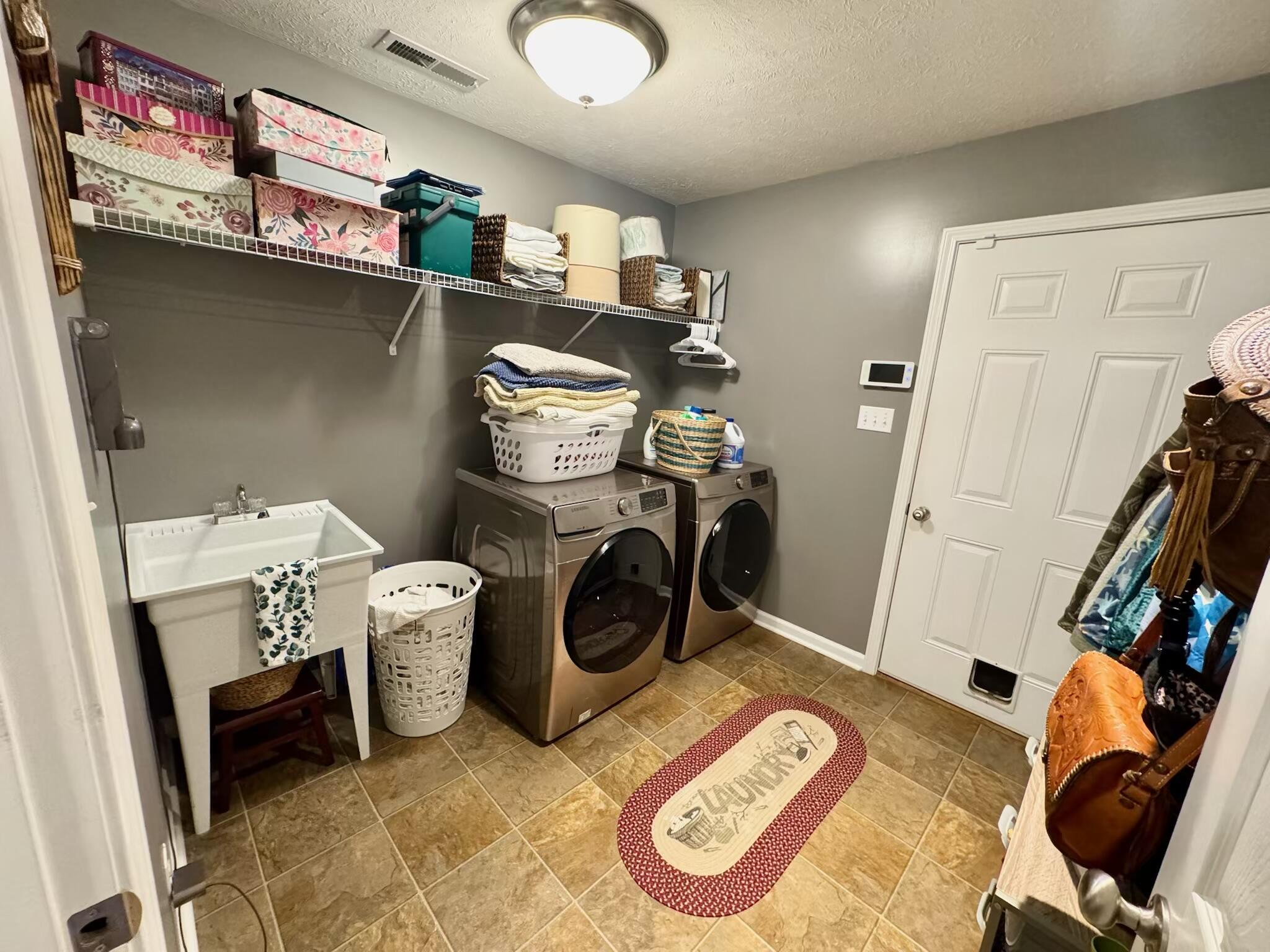102 Saddlebrook Court Property Photo 8