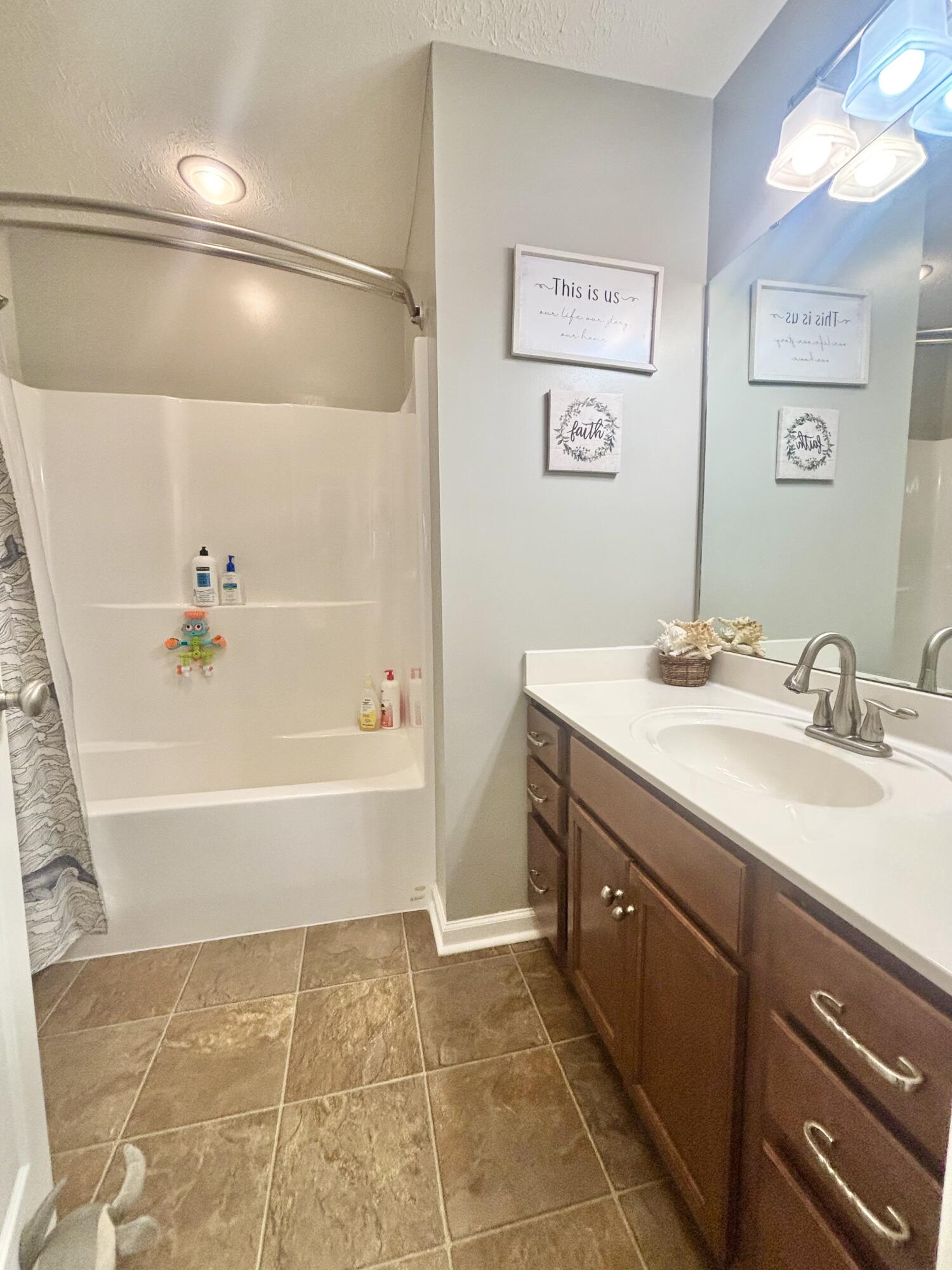 102 Saddlebrook Court Property Photo 13