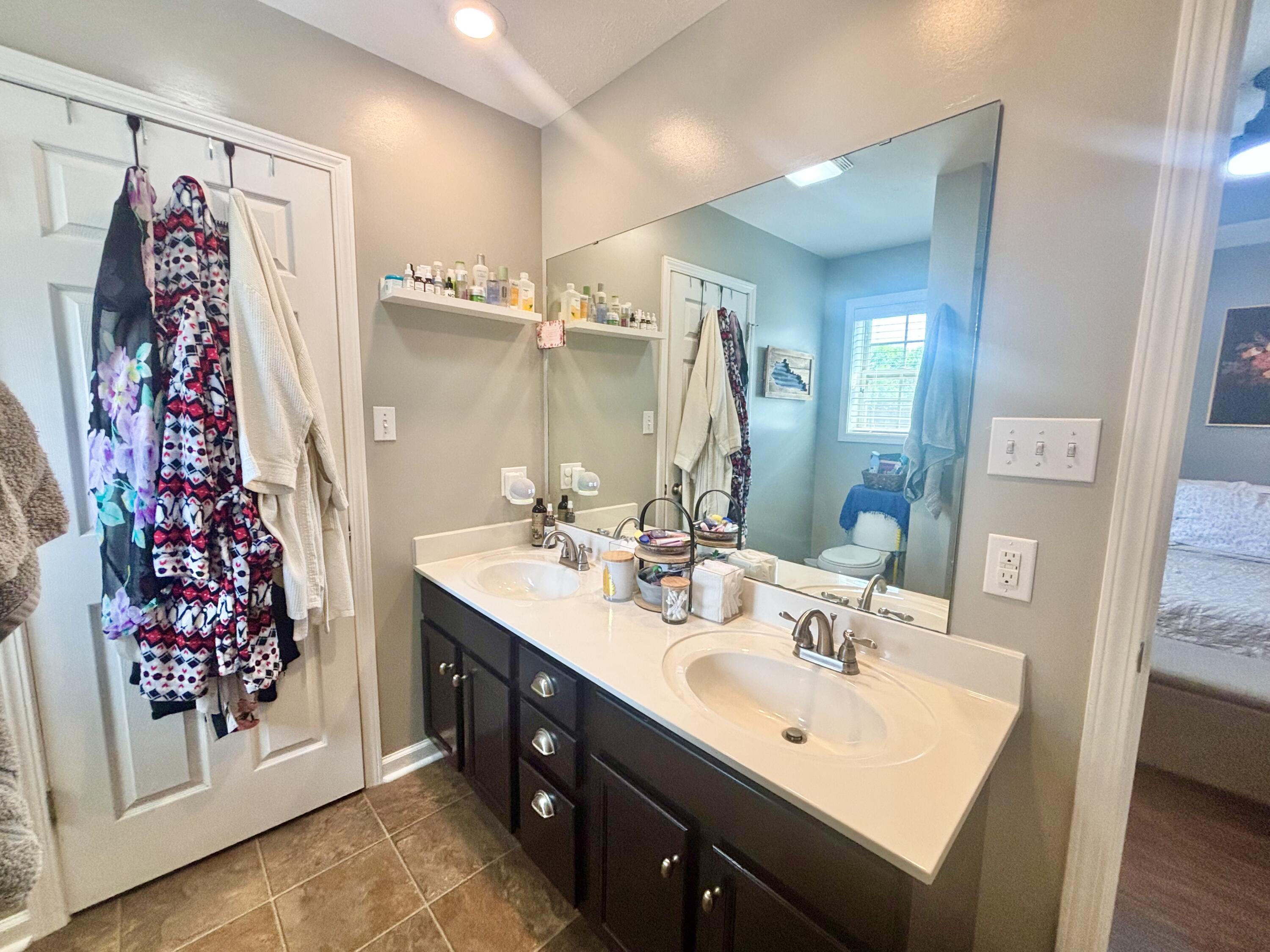 102 Saddlebrook Court Property Photo 19
