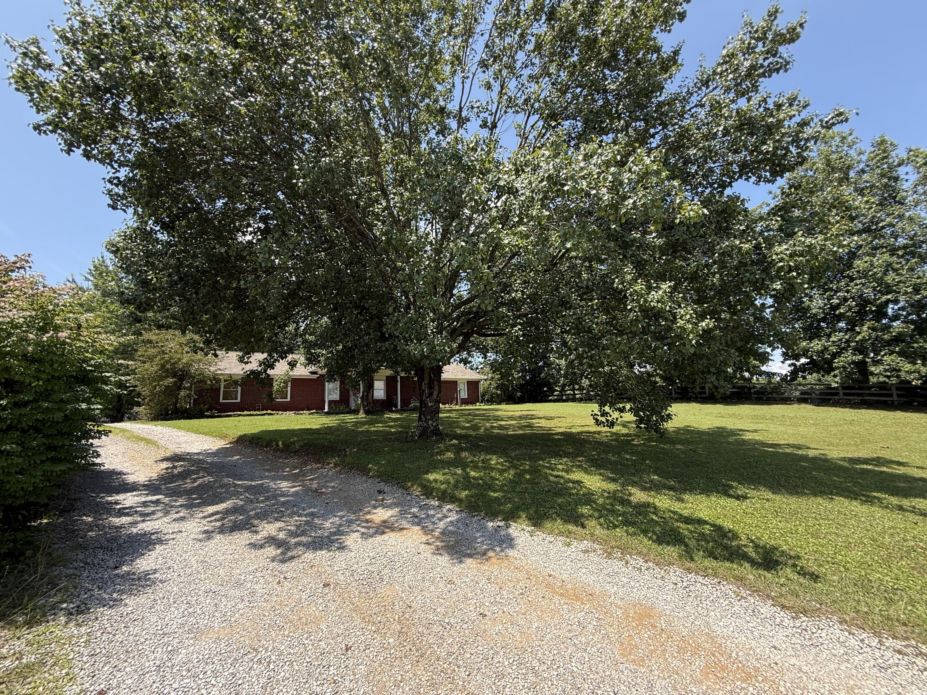 1401 Old Whitley Road Property Photo 4