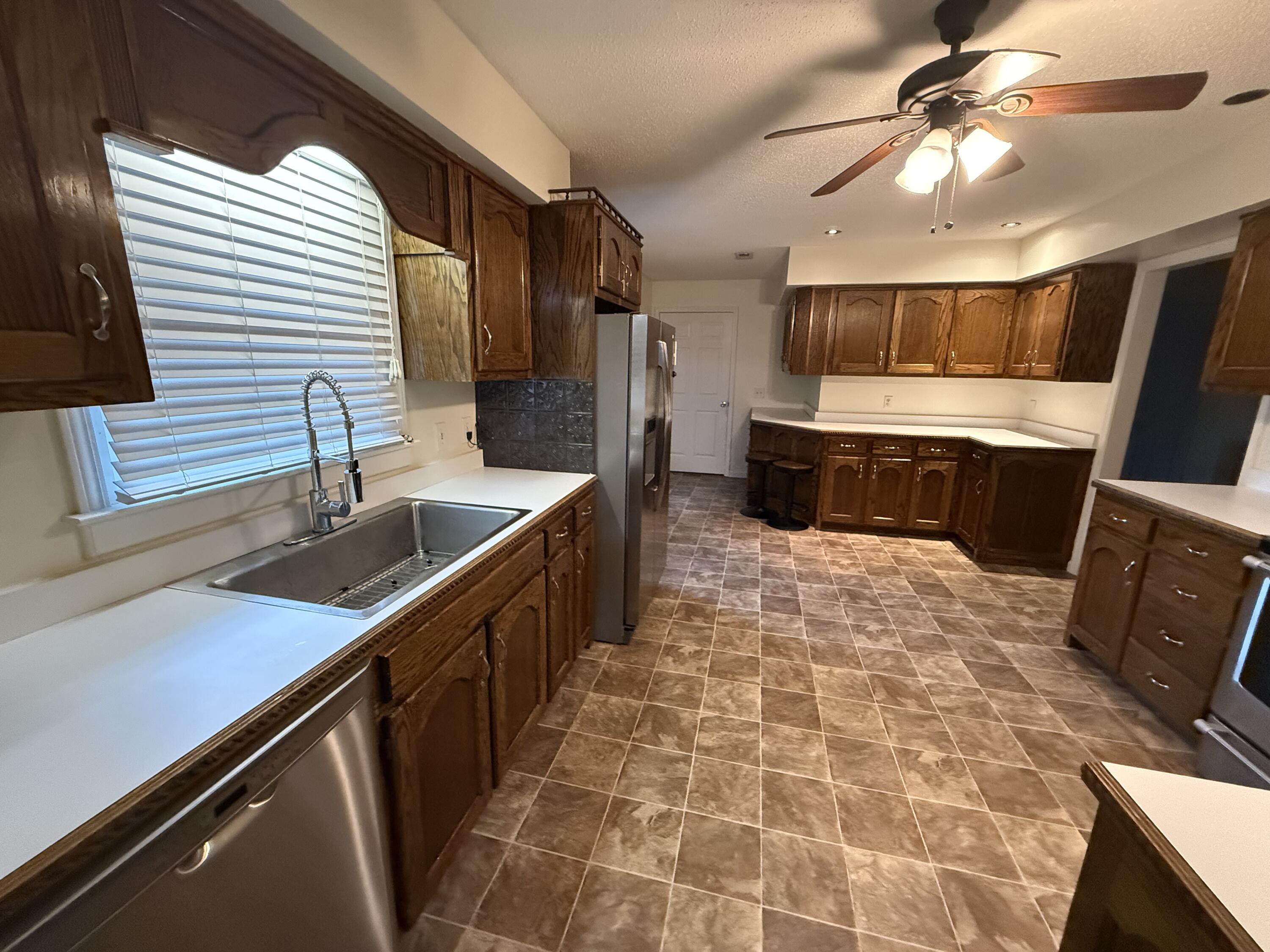 1401 Old Whitley Road Property Photo 11