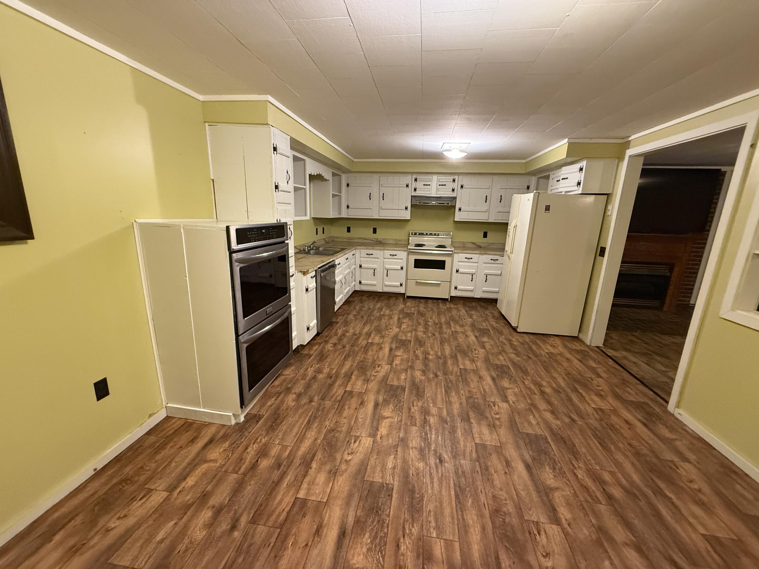 1401 Old Whitley Road Property Photo 23