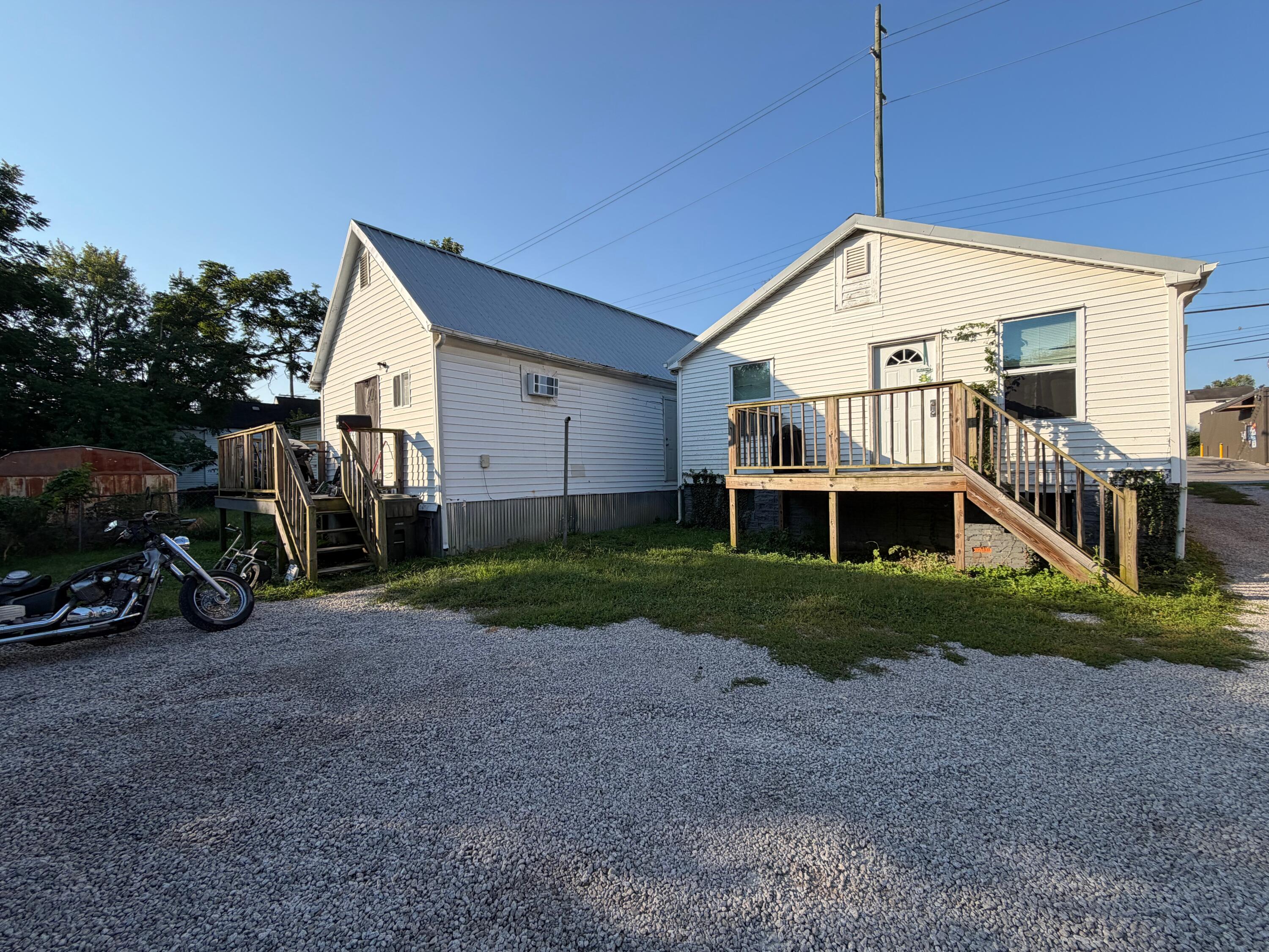 507 E 7th Street Property Photo 4