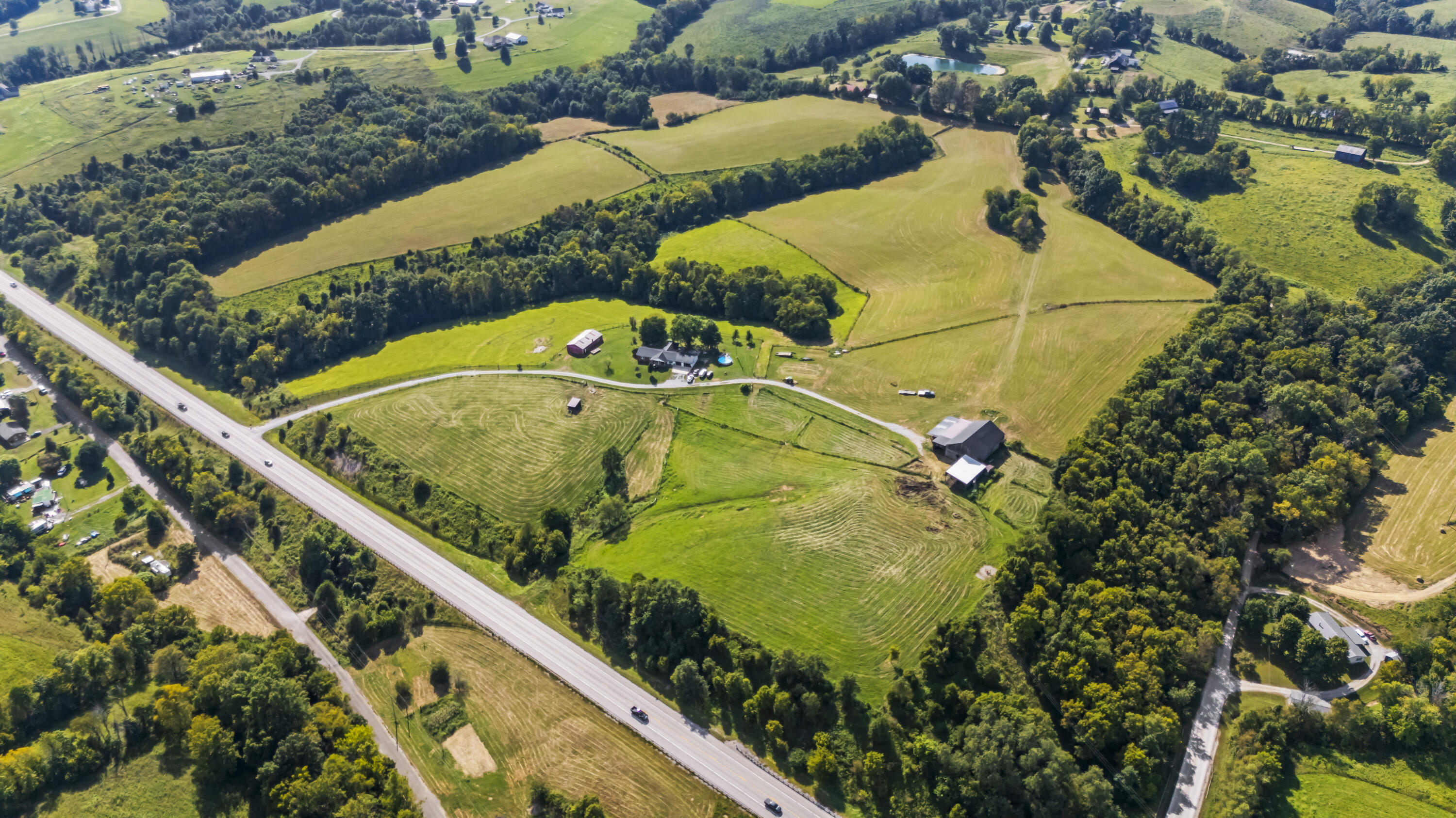 945 Veterans Memorial Highway Property Photo 26