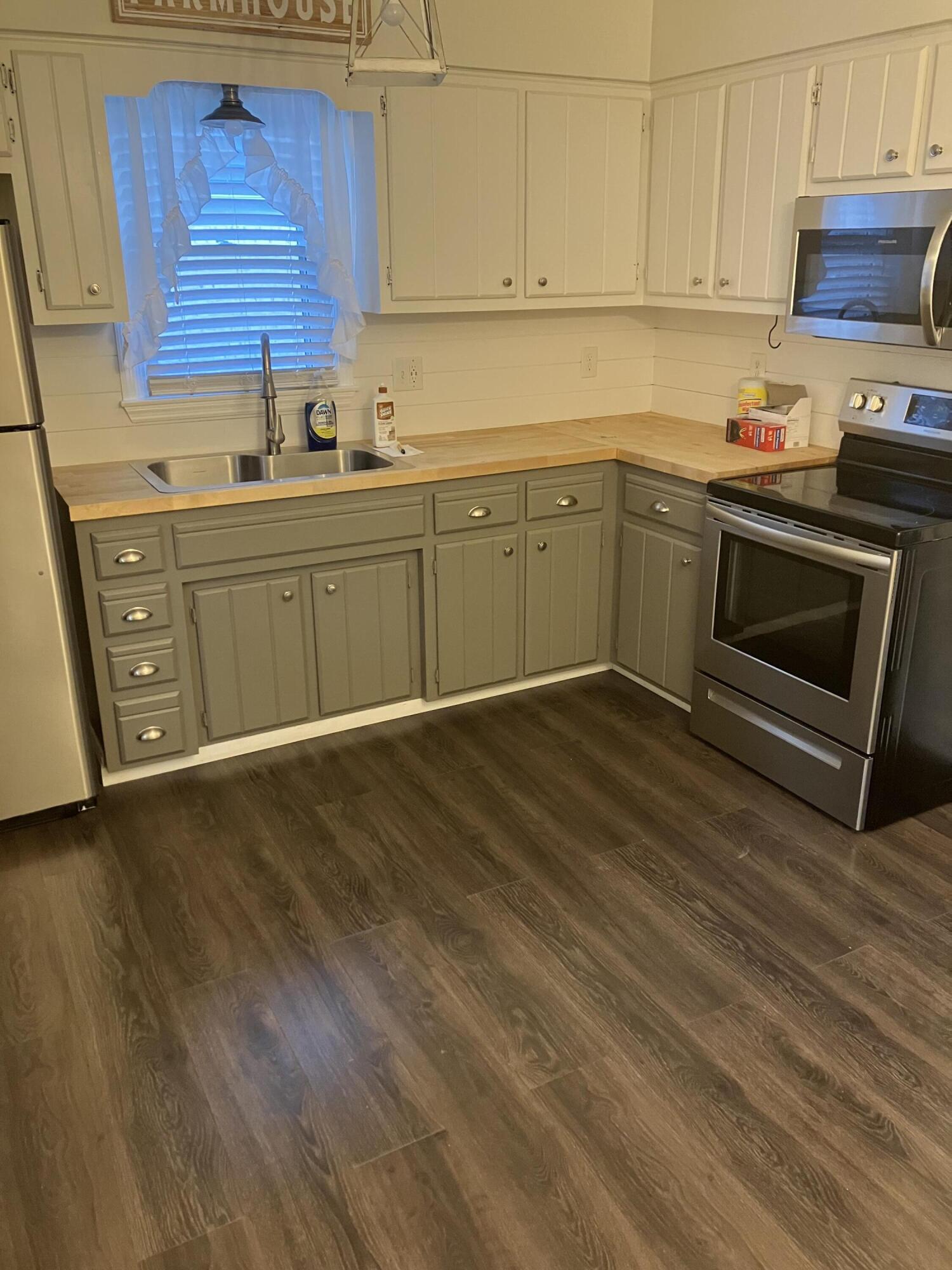 112 Arrowhead Drive Property Photo 3