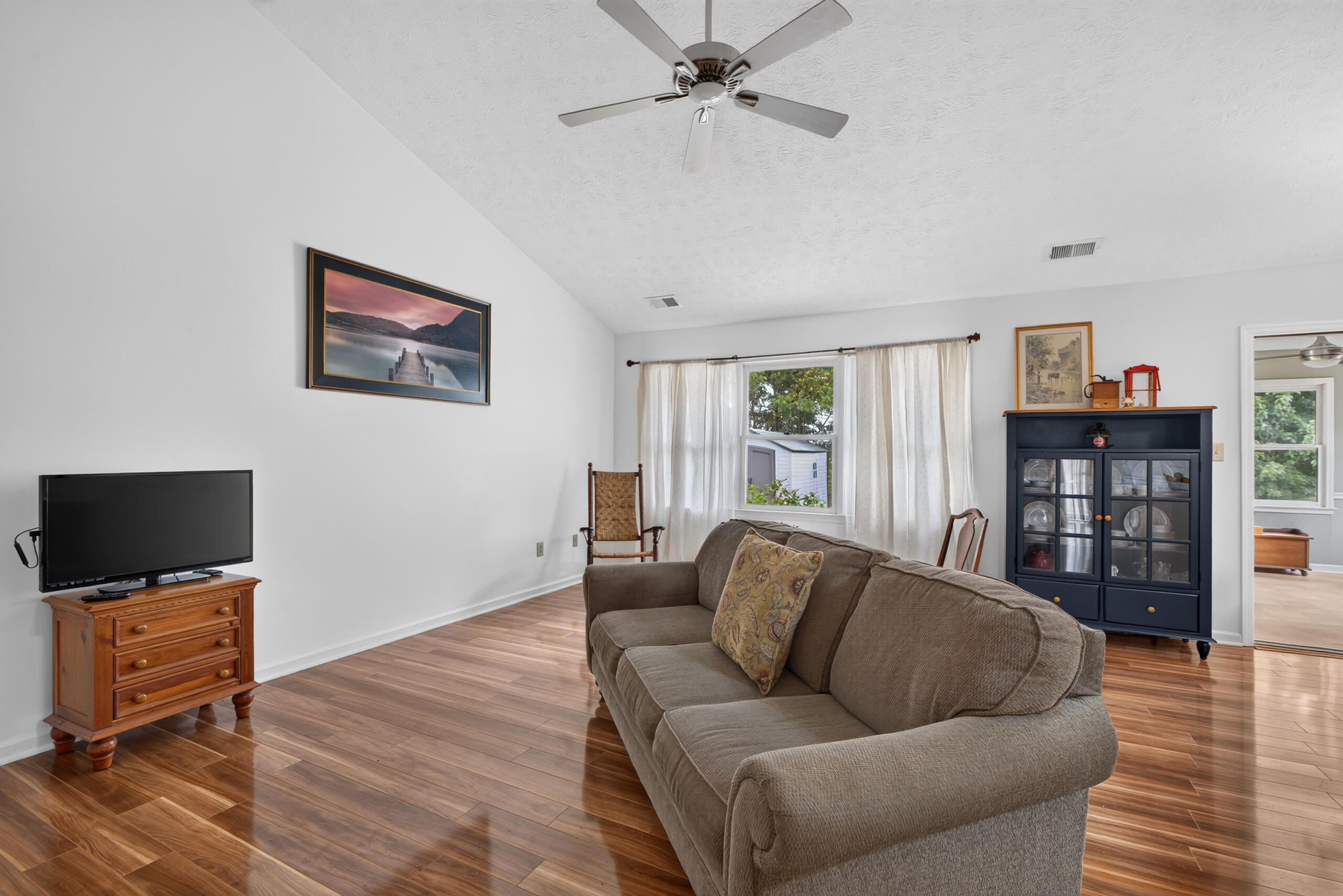 121 Chestnut Lane Property Photo 6