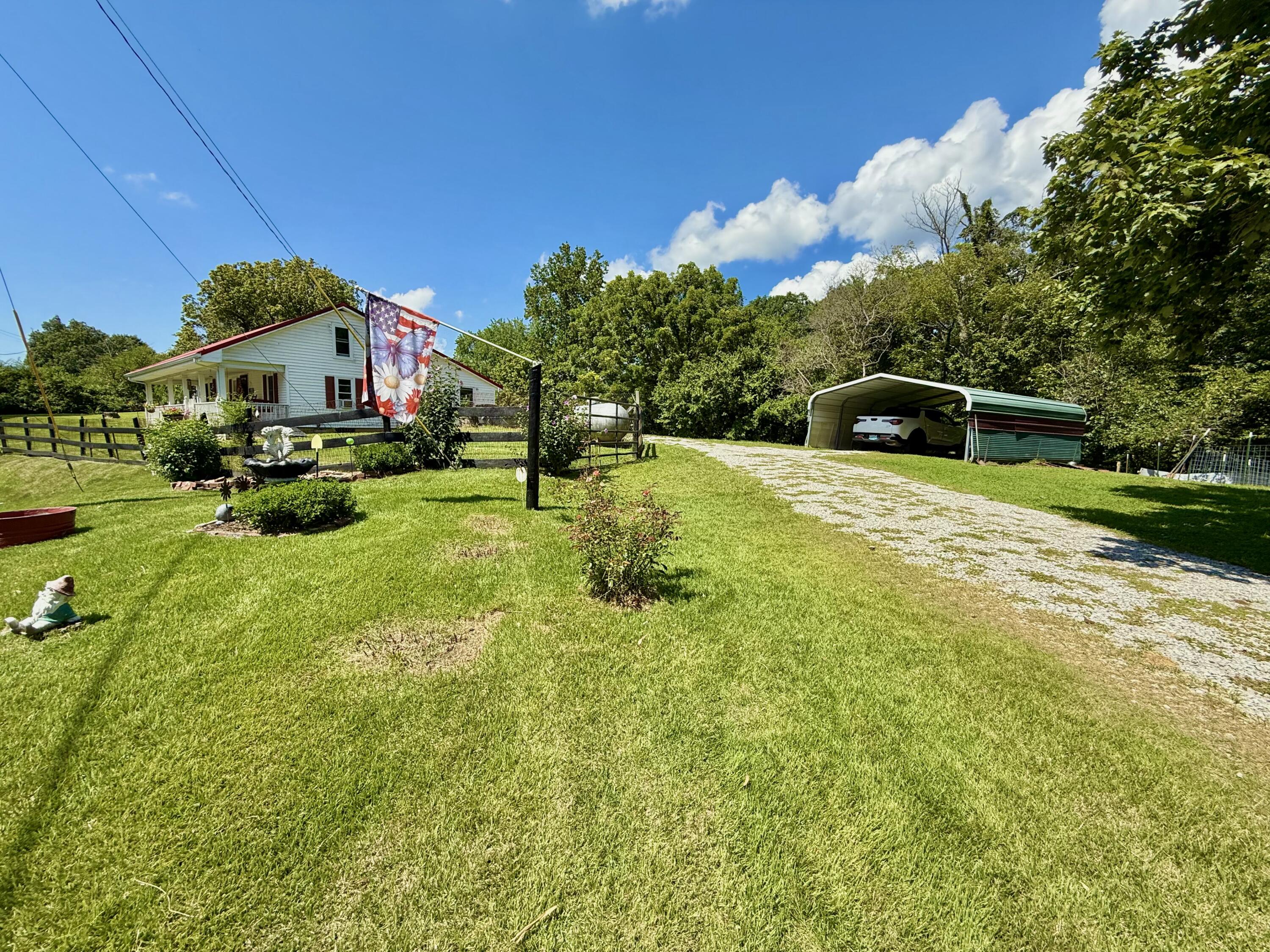 590 Webb Road Property Photo 3
