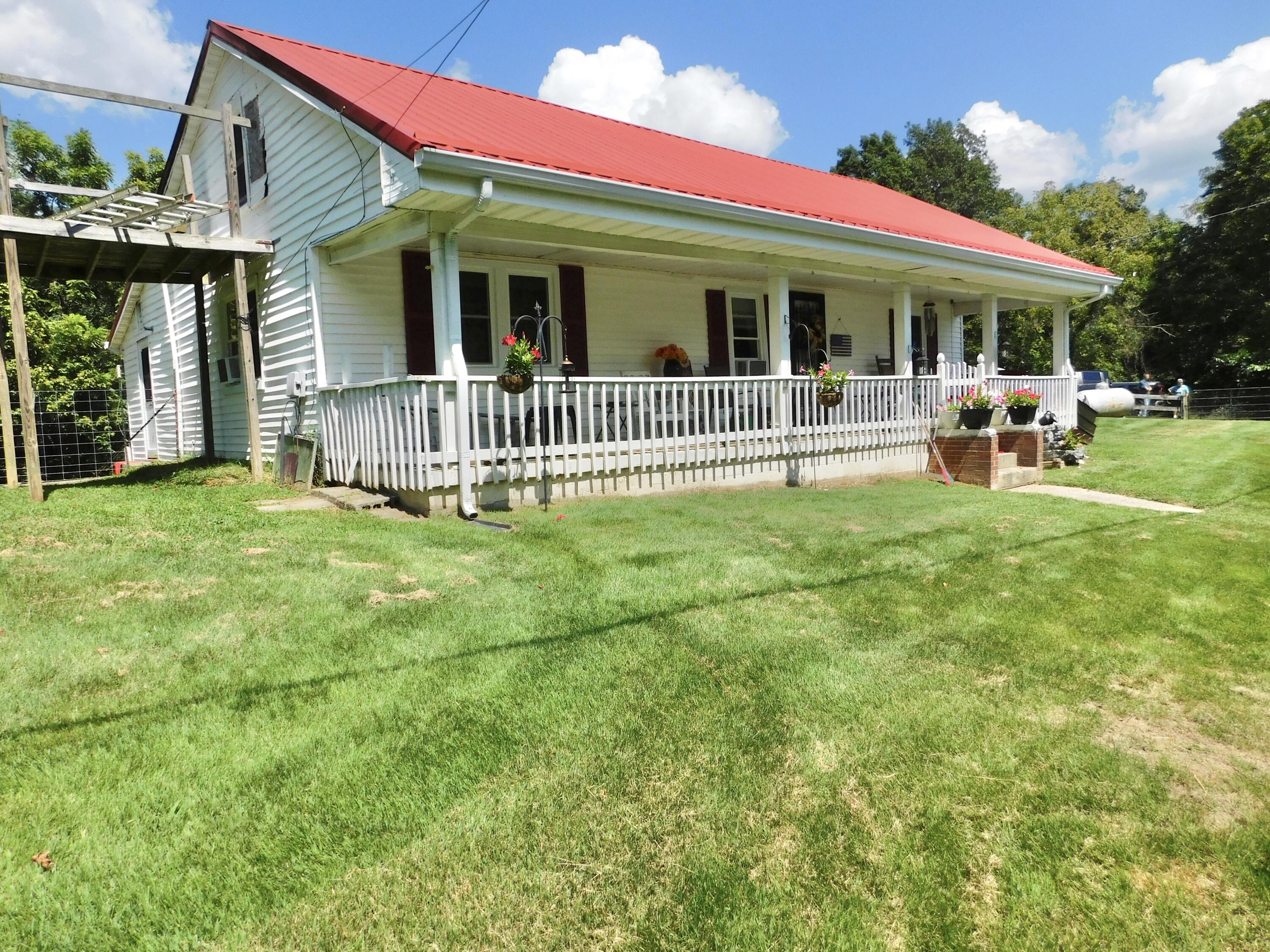 590 Webb Road Property Photo 8