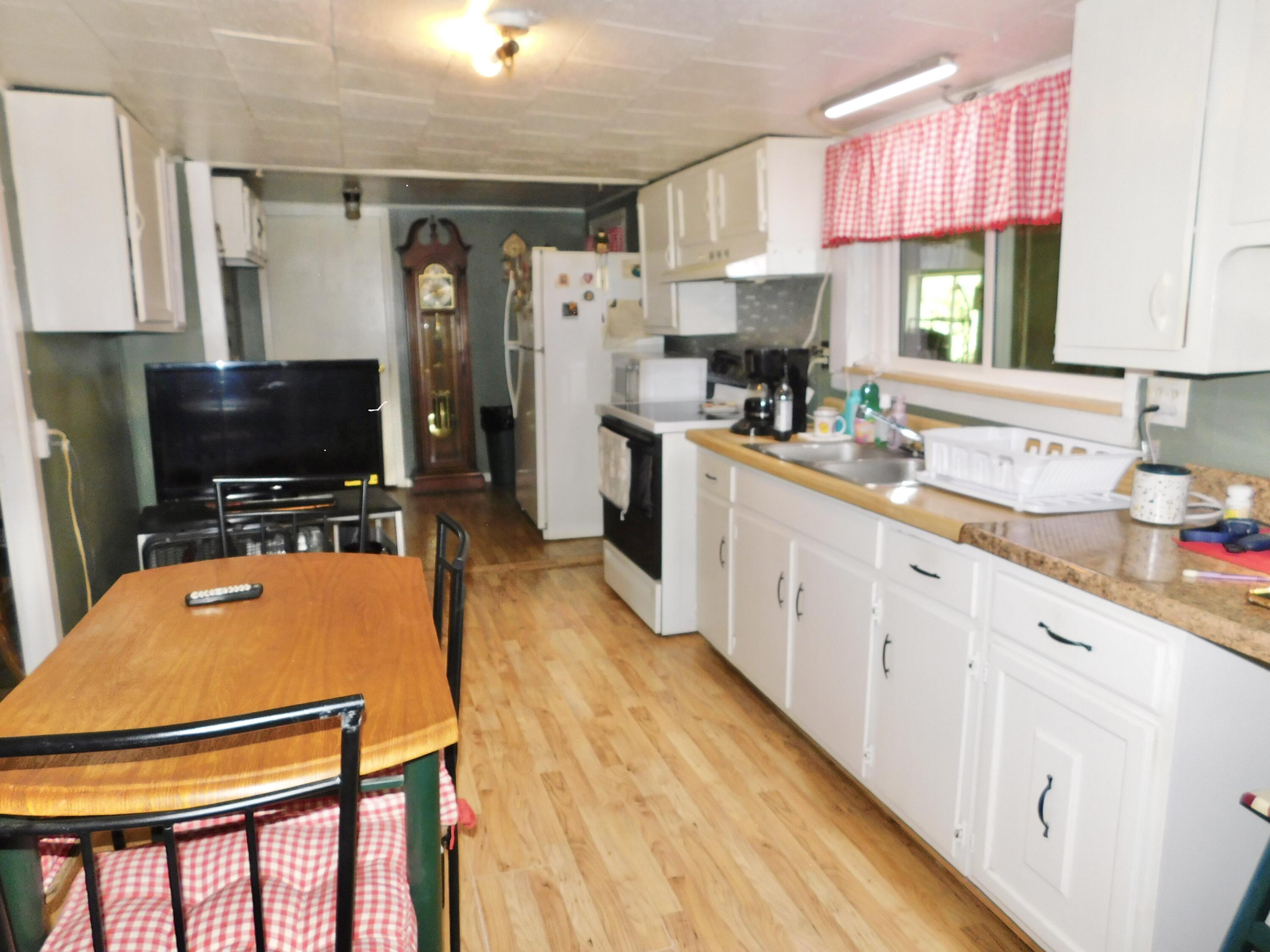 590 Webb Road Property Photo 15
