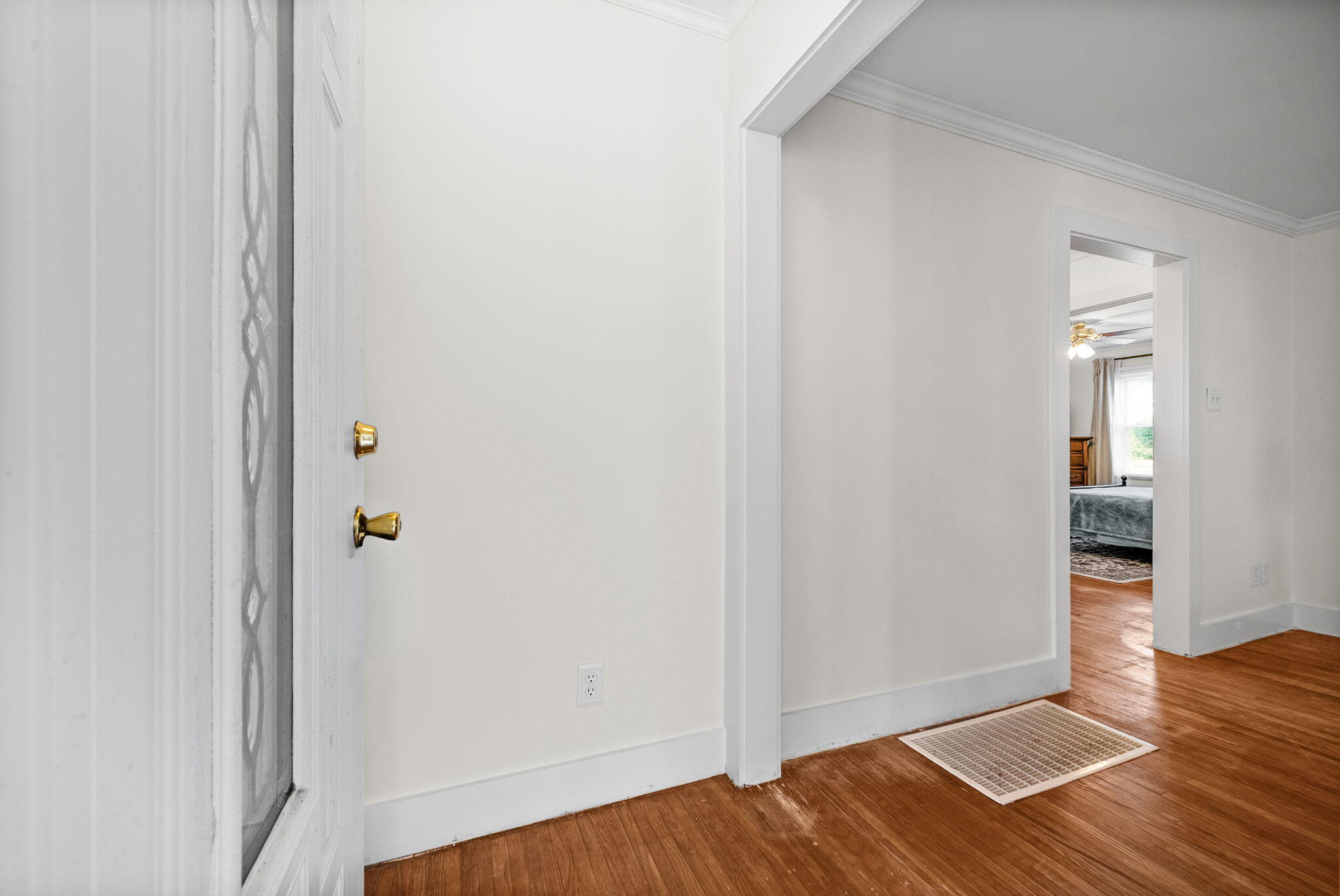 1710 Parkview Drive Property Photo 5