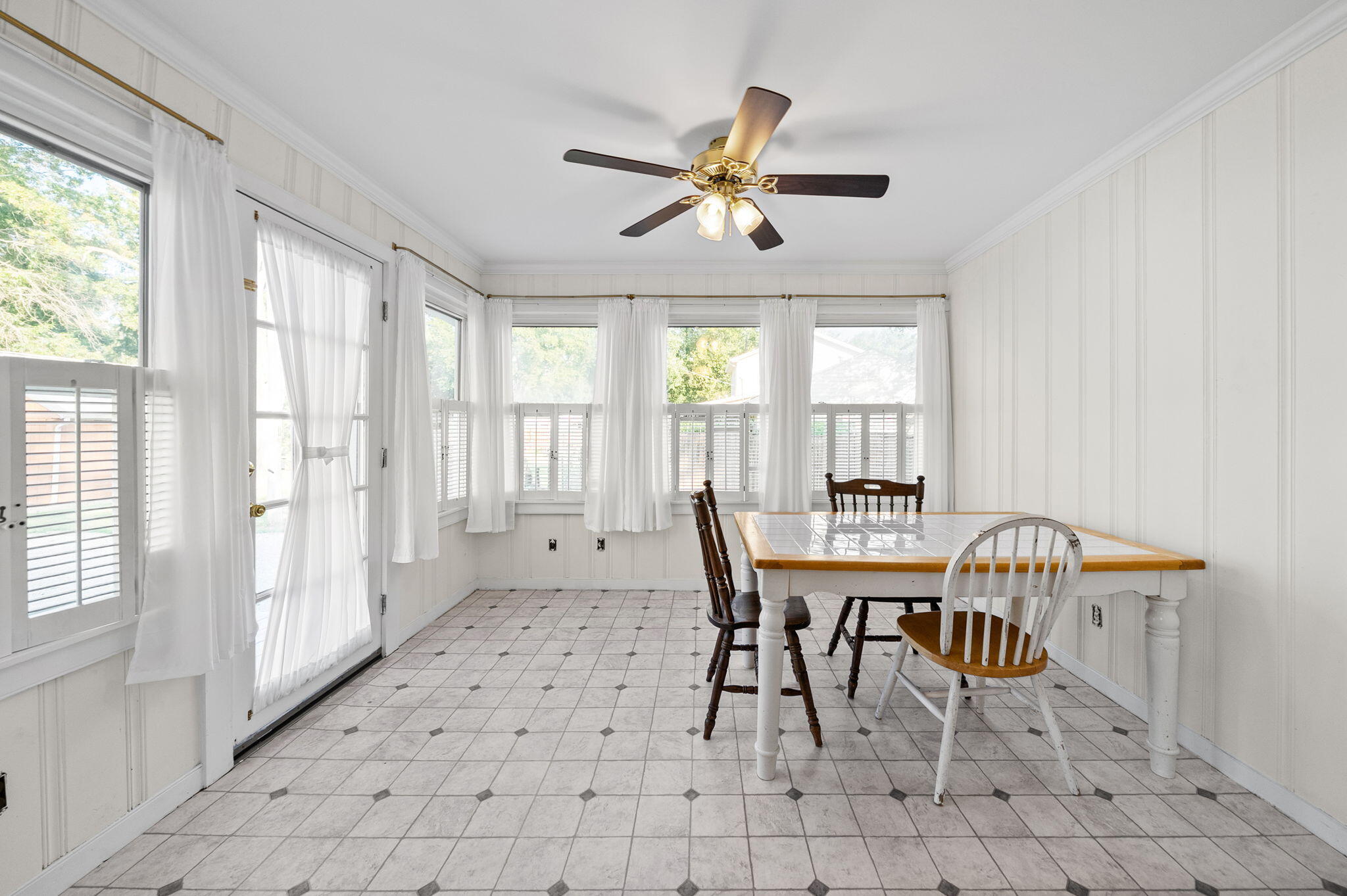1710 Parkview Drive Property Photo 11