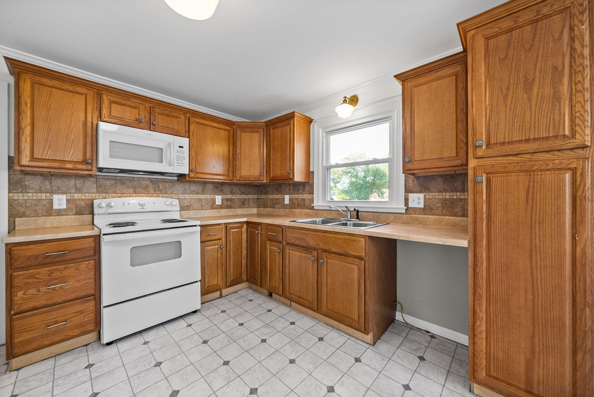 1710 Parkview Drive Property Photo 12
