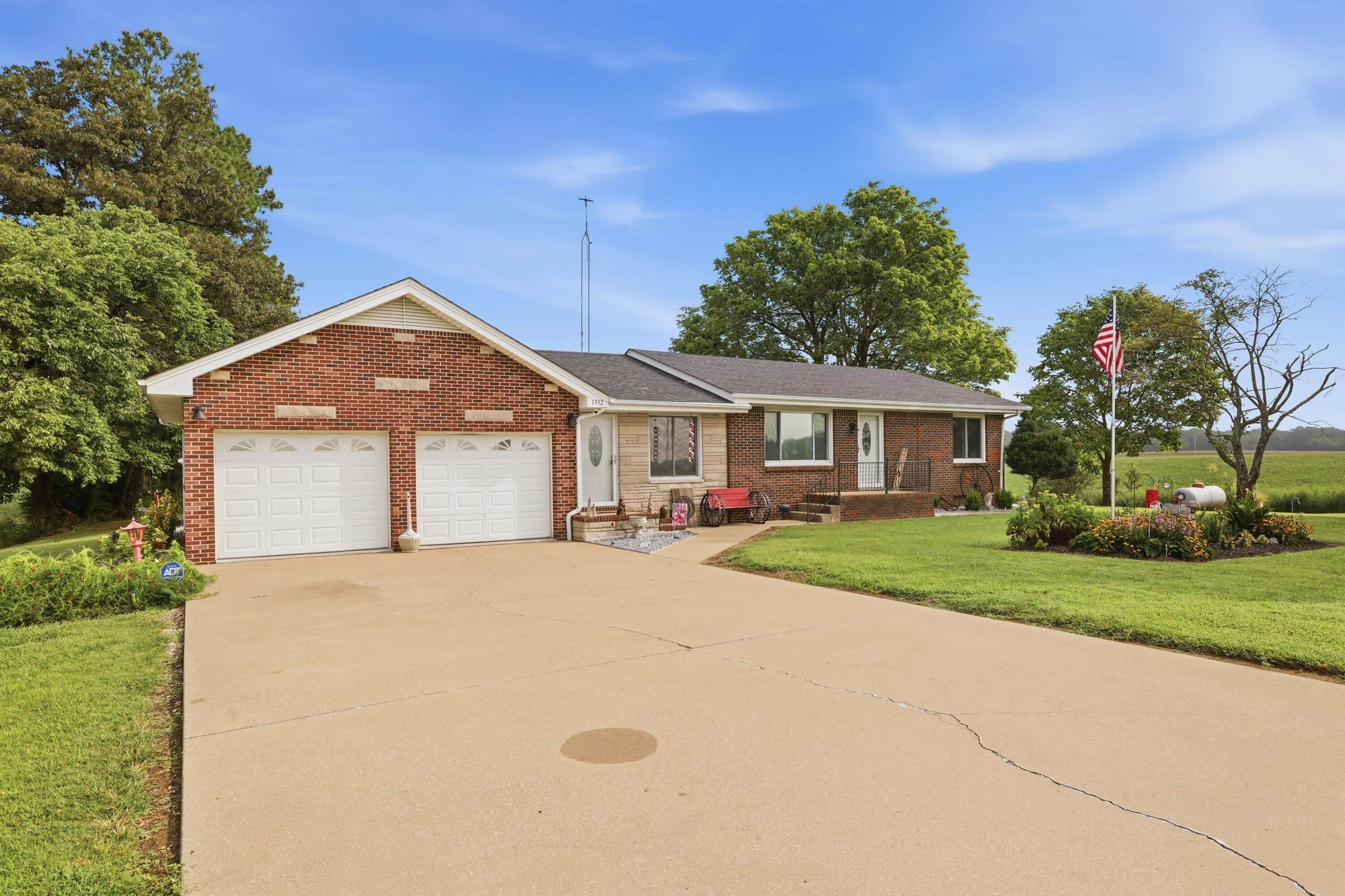 1352 Grant Road Property Photo 2