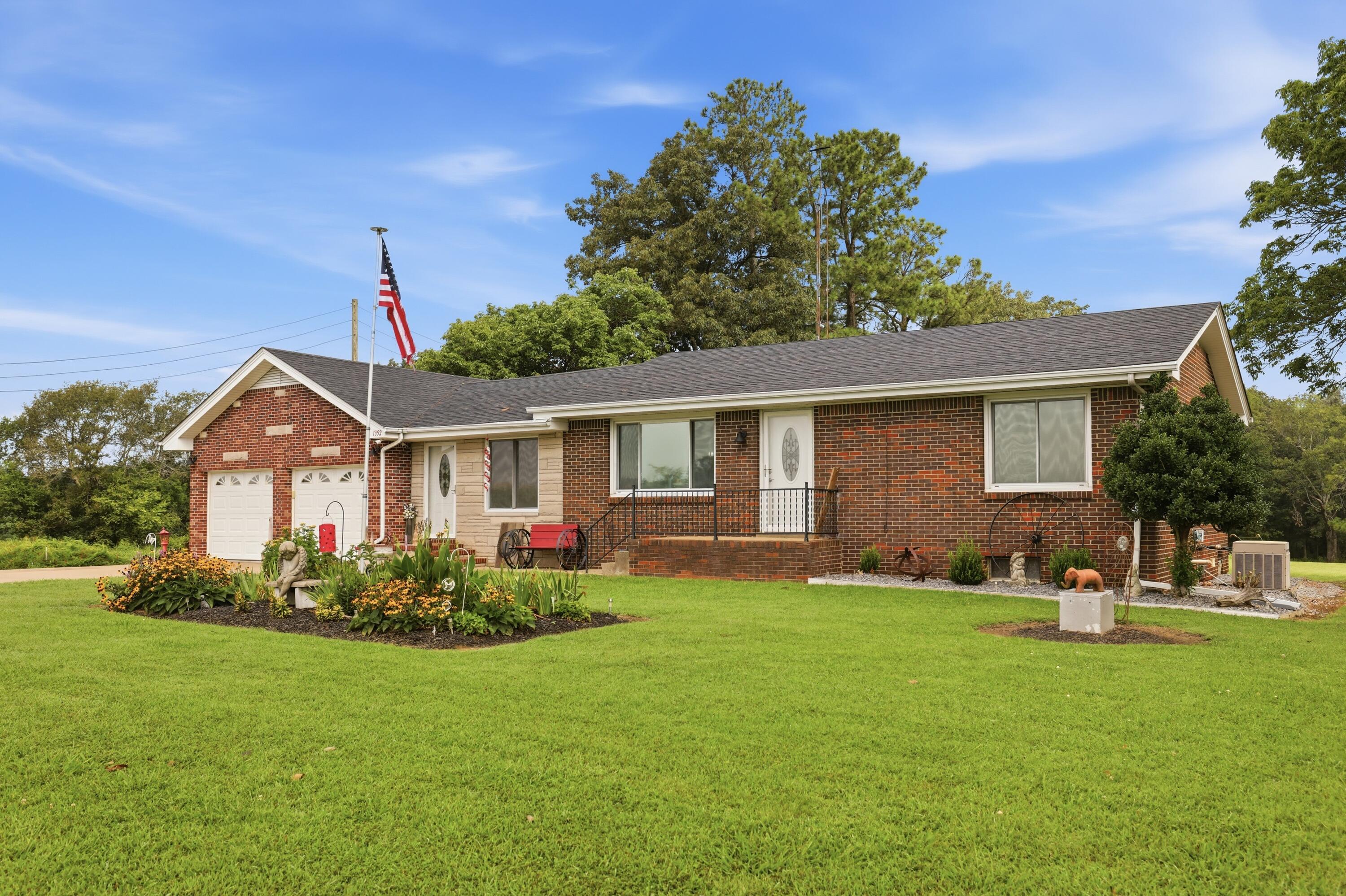 1352 Grant Road Property Photo 4