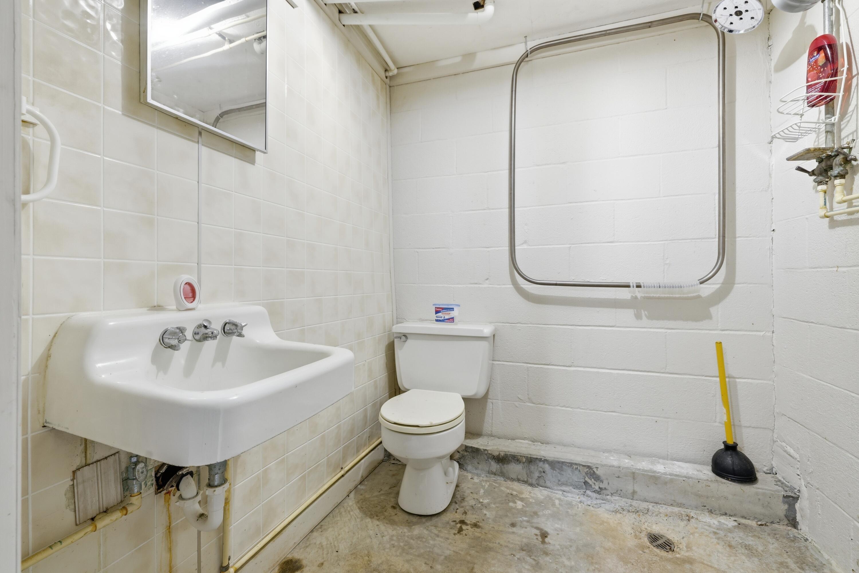 1352 Grant Road Property Photo 24