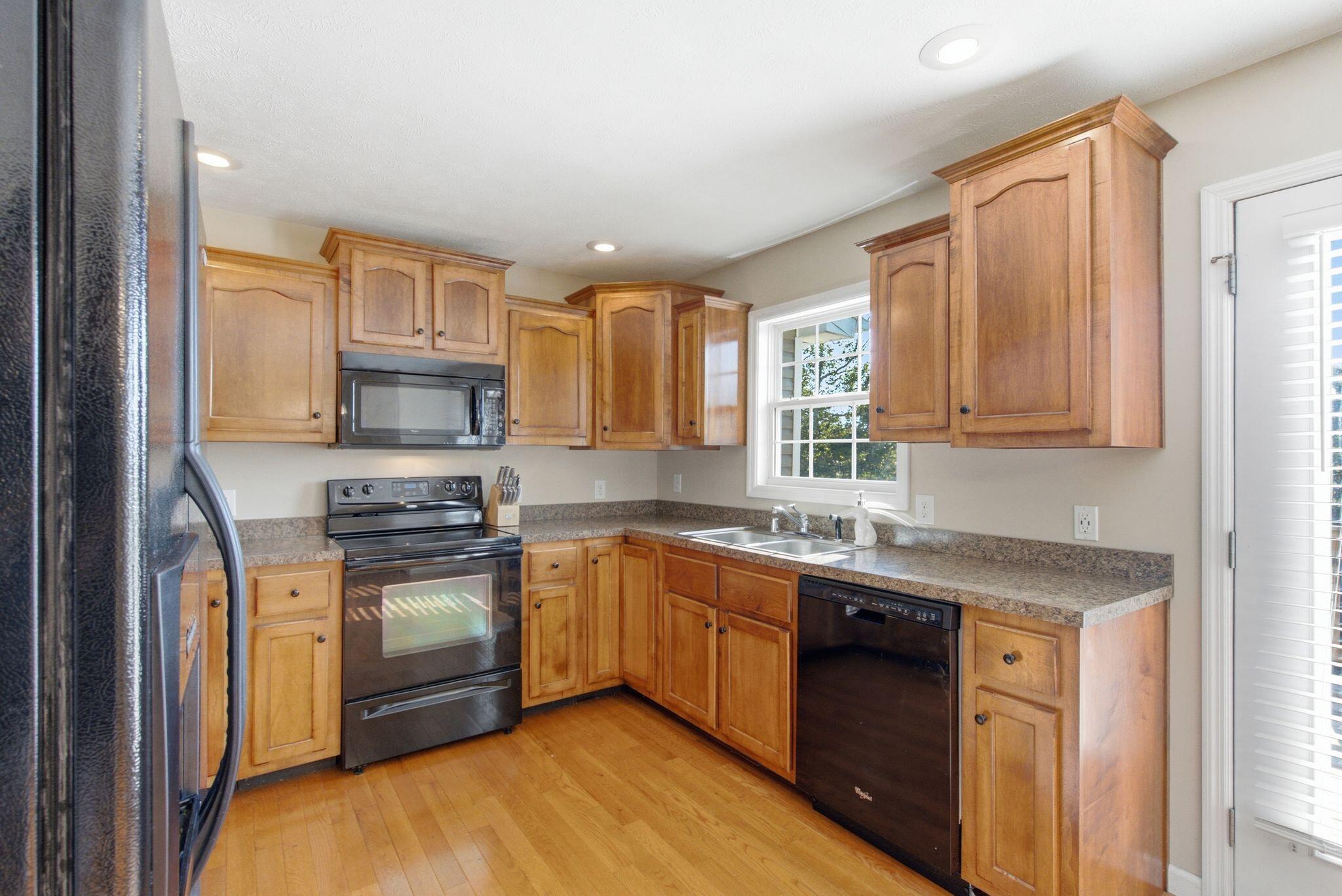 320 Lewis Drive Property Photo 12