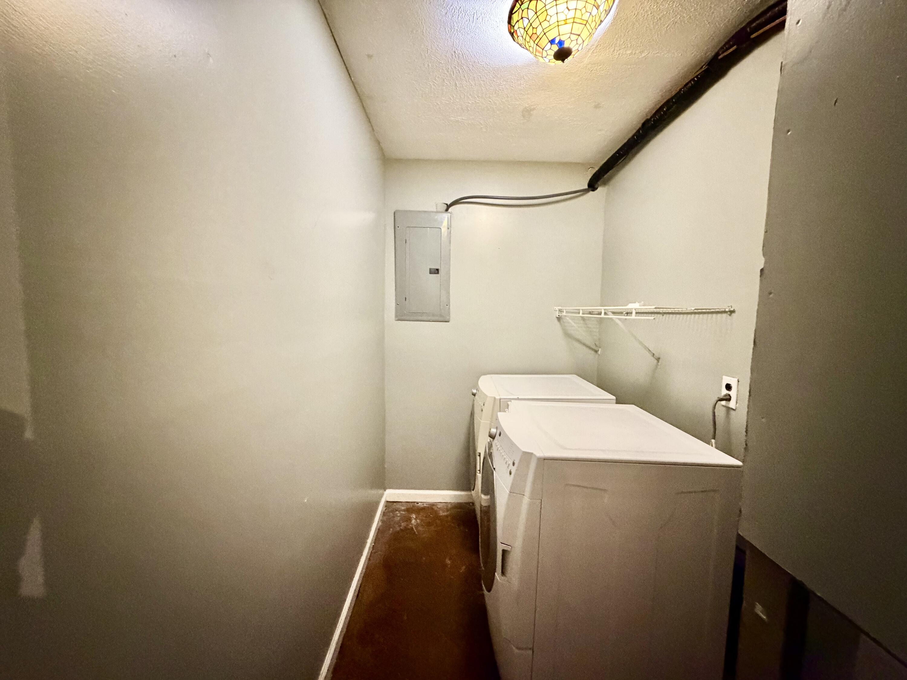 555 N Limestone A Property Photo 7