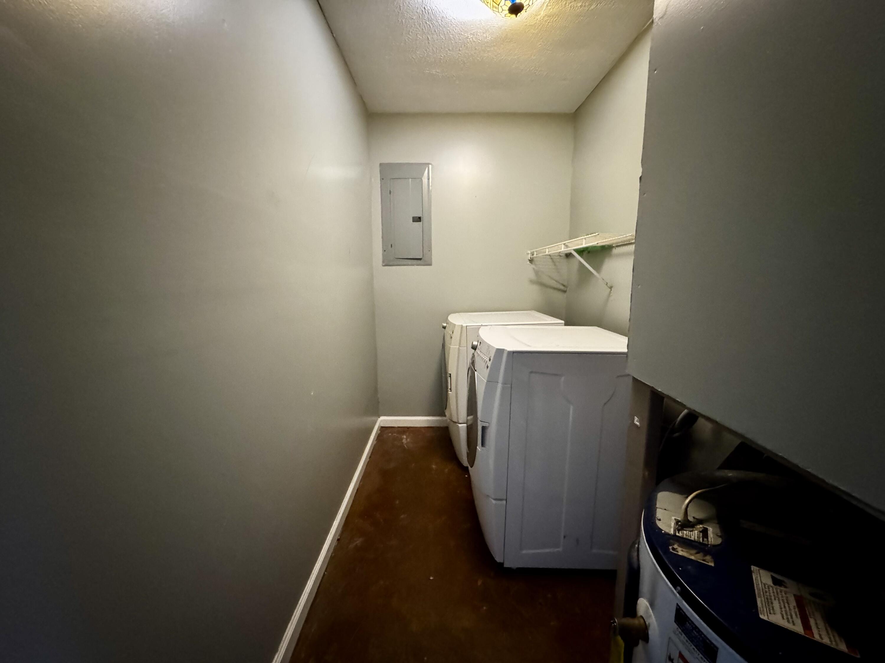555 N Limestone A Property Photo 8