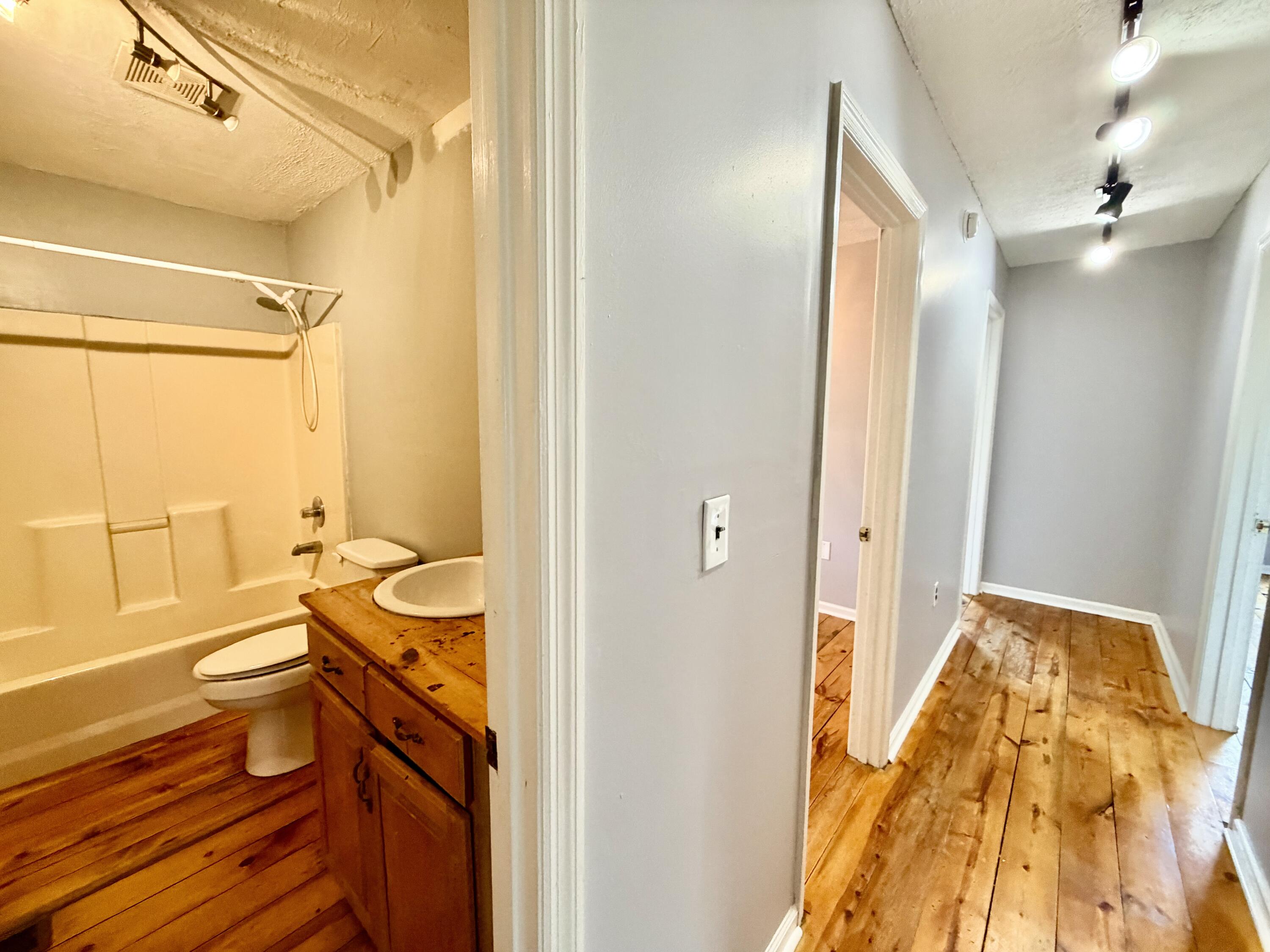 555 N Limestone A Property Photo 9