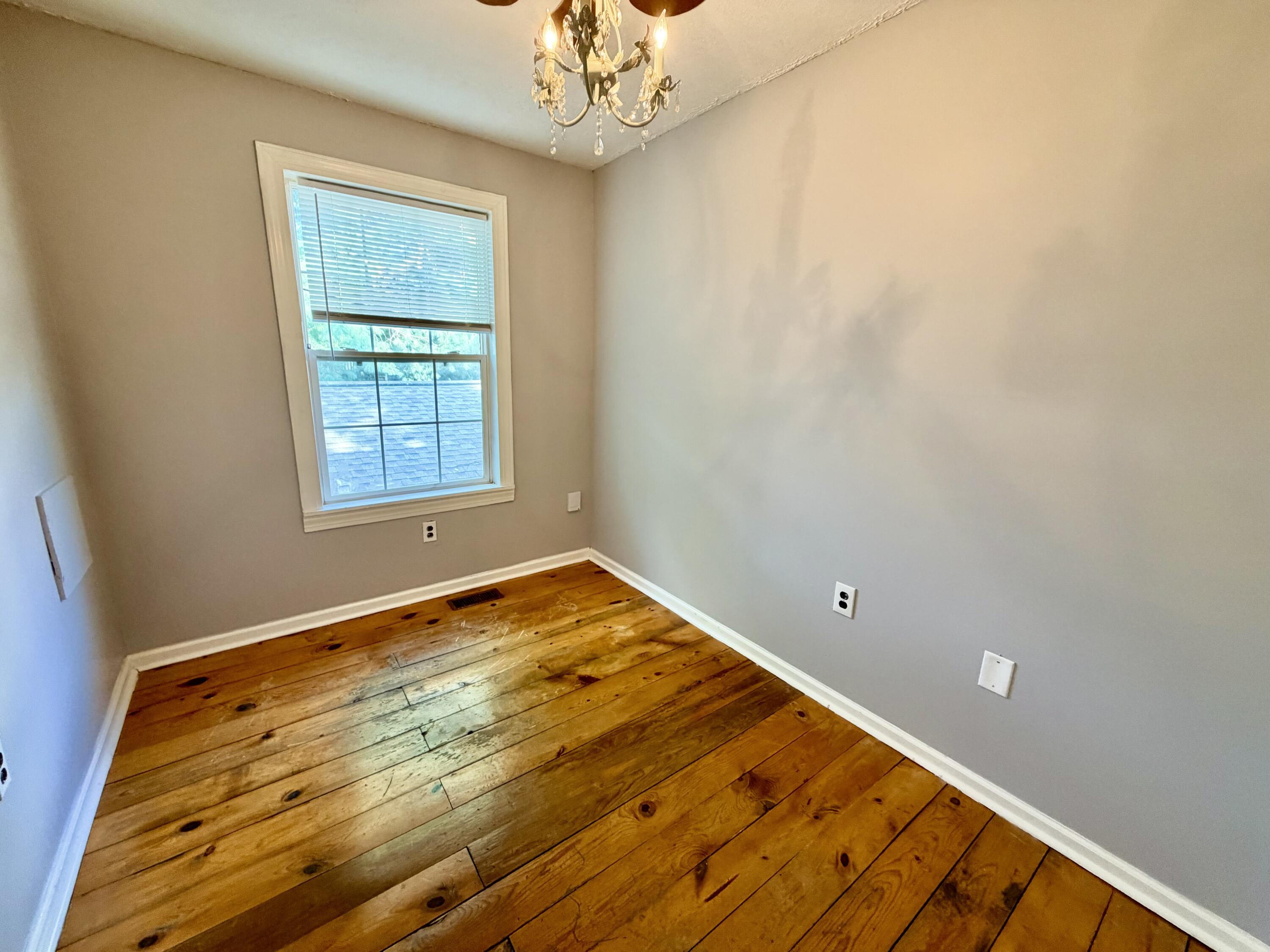 555 N Limestone A Property Photo 11