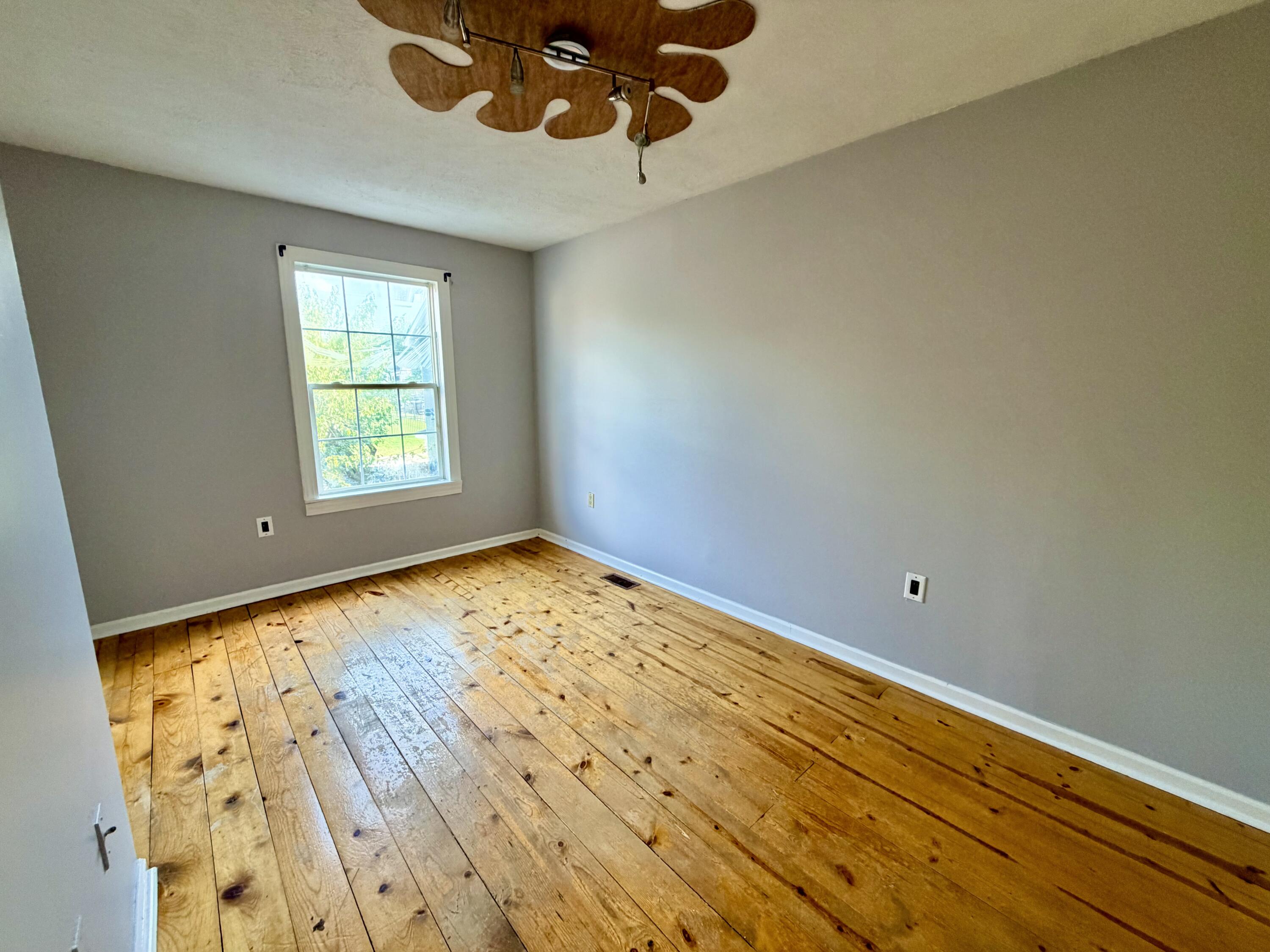 555 N Limestone A Property Photo 12